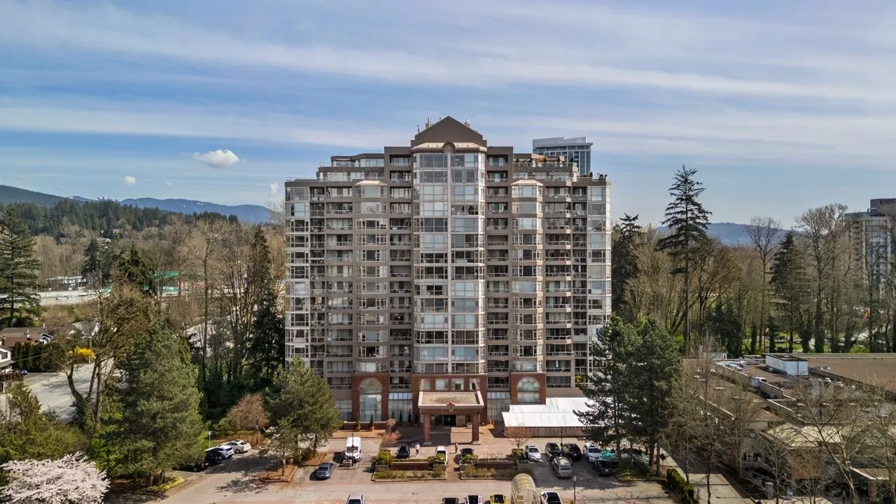 913 1327 E Keith Road