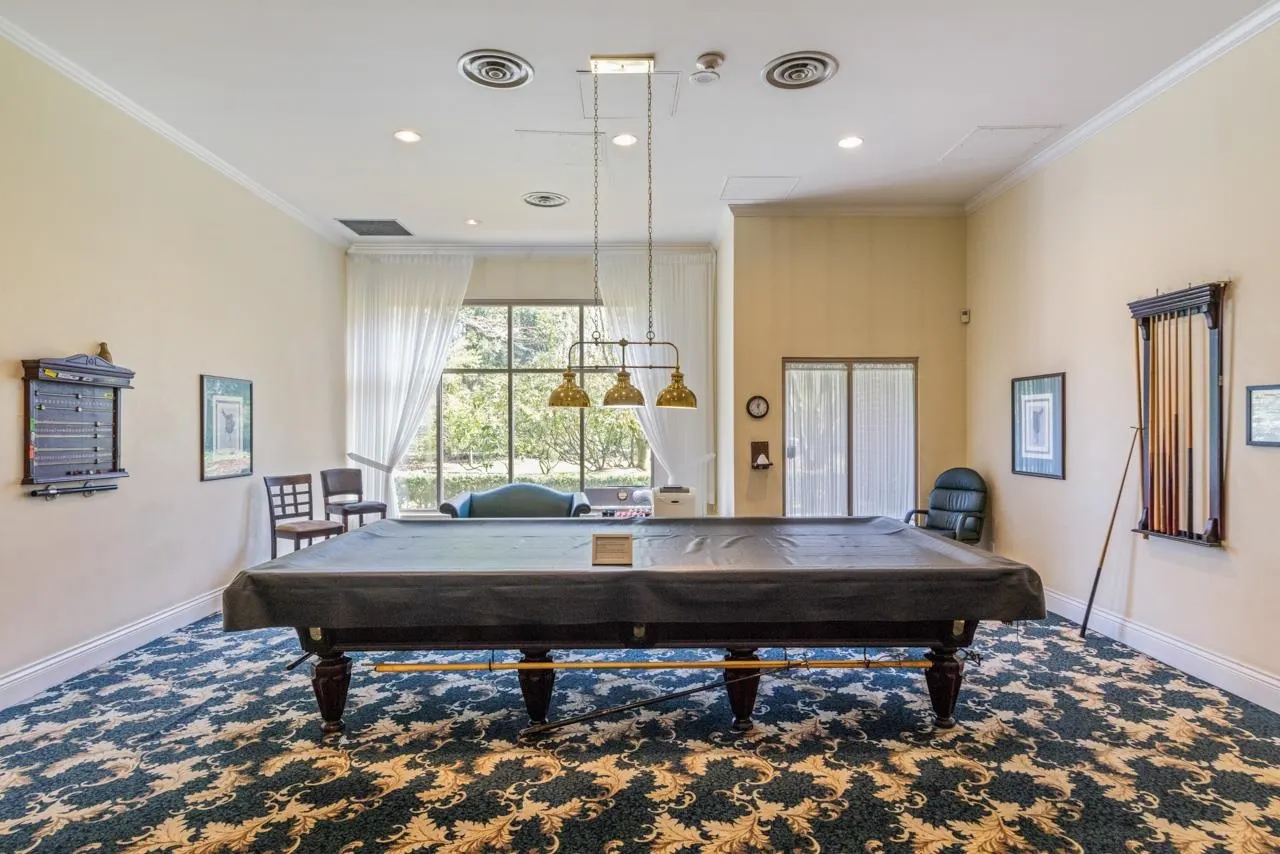 913 1327 E Keith Road