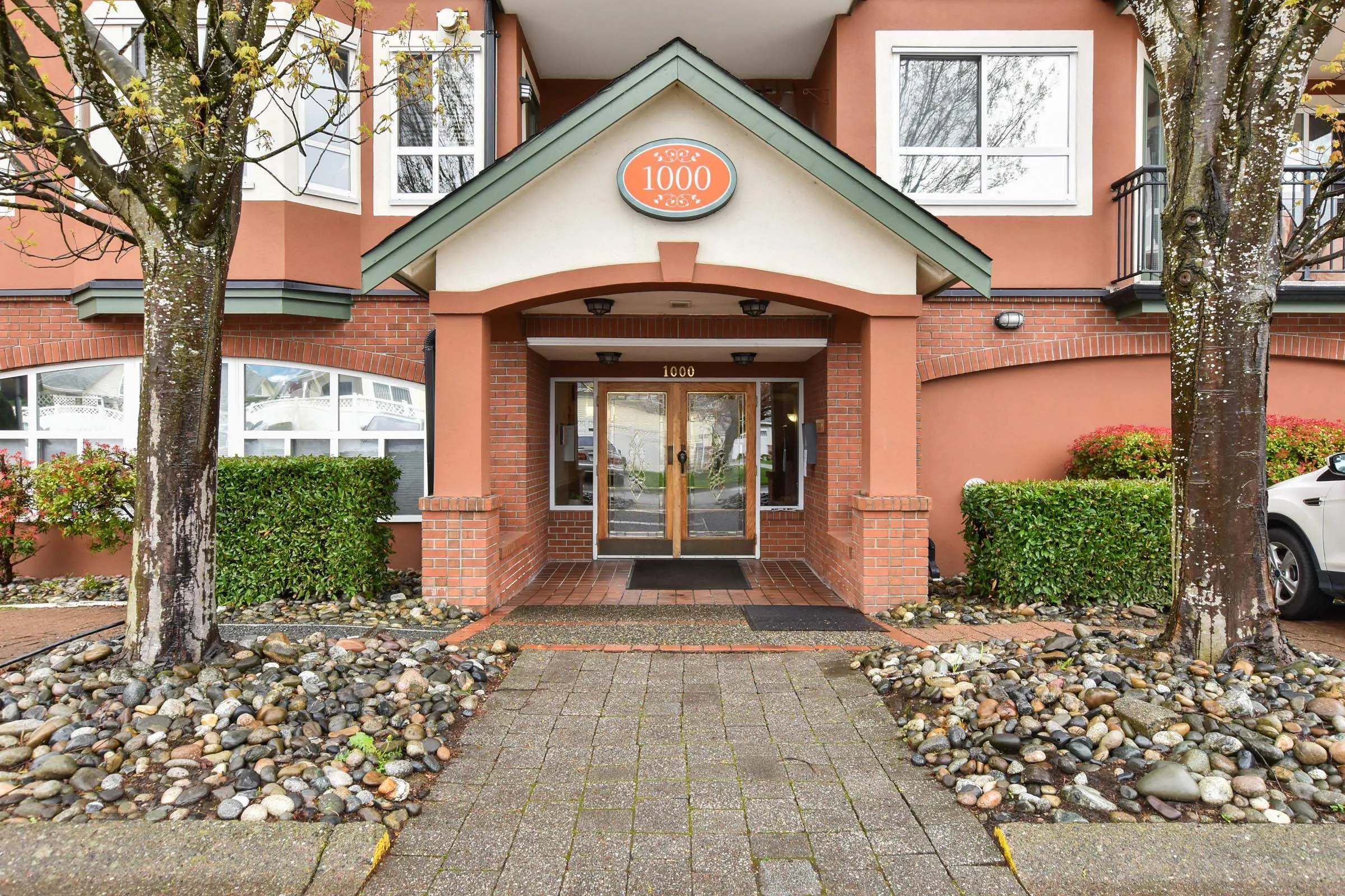 1303 8485 Young Road