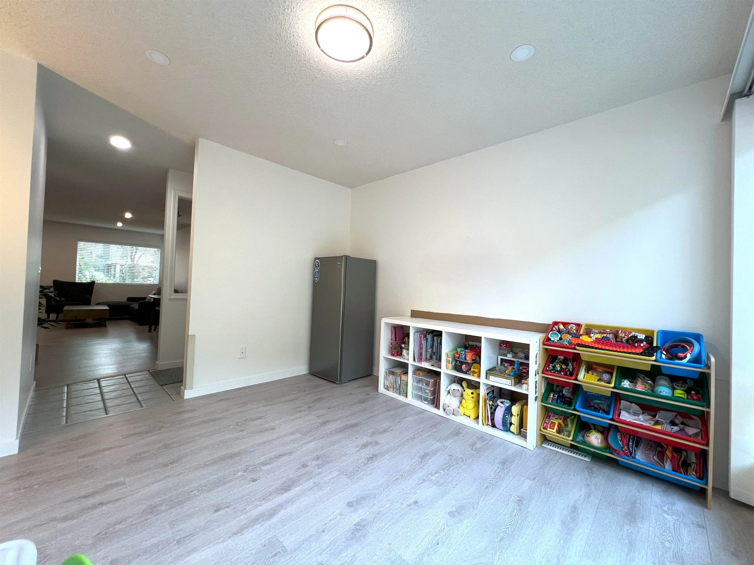 14 5111 Maple Road