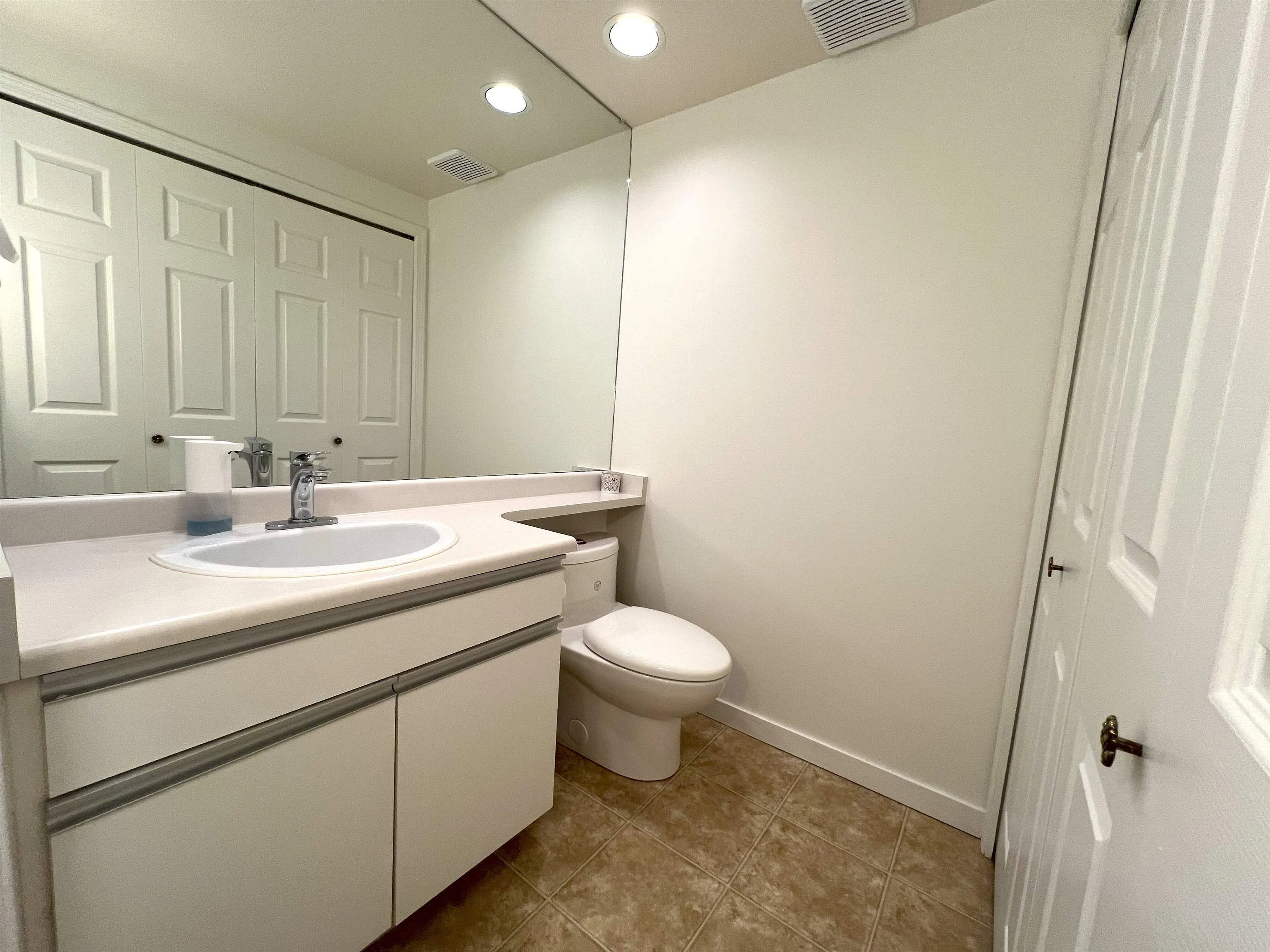 14 5111 Maple Road