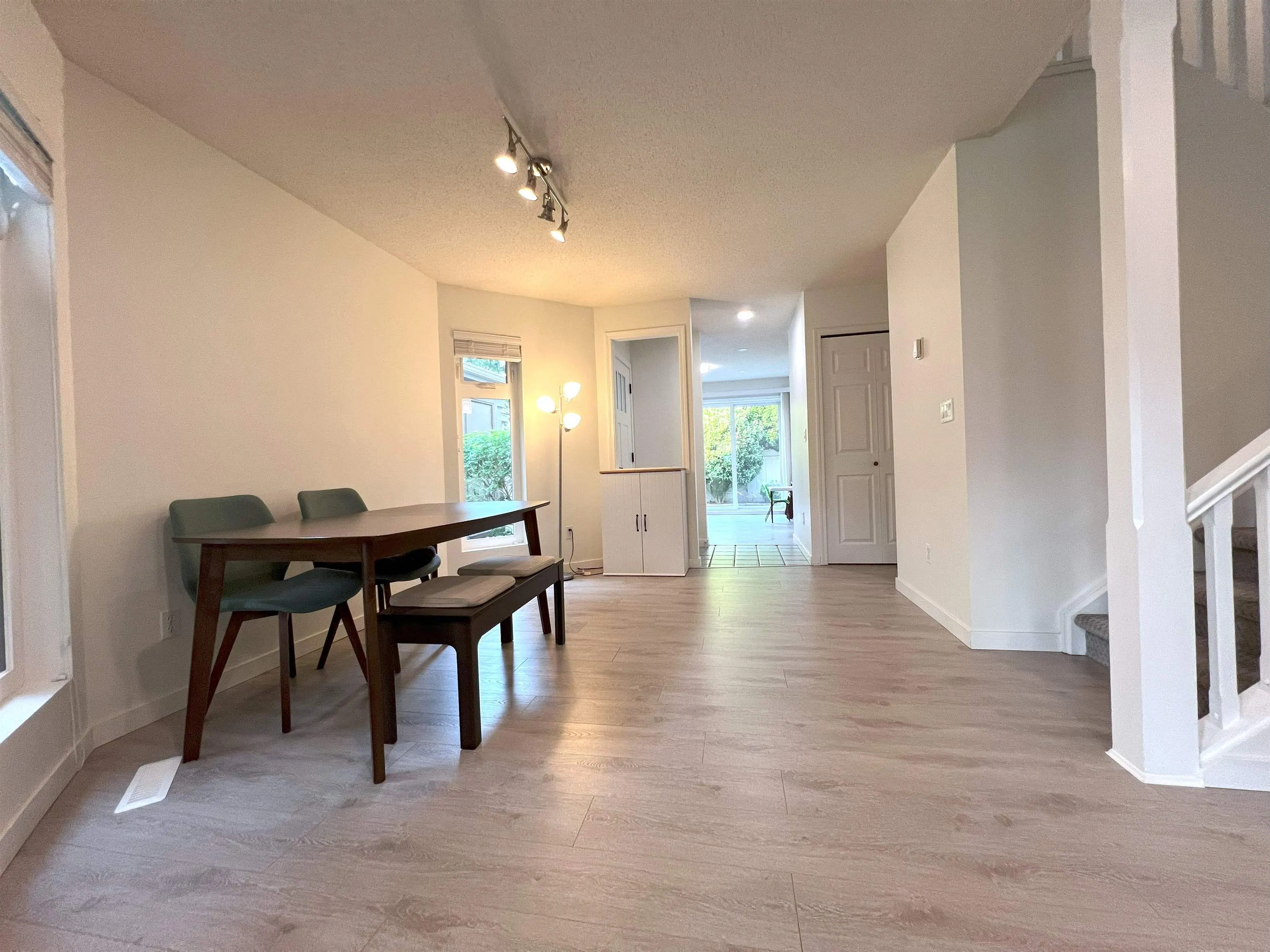 14 5111 Maple Road