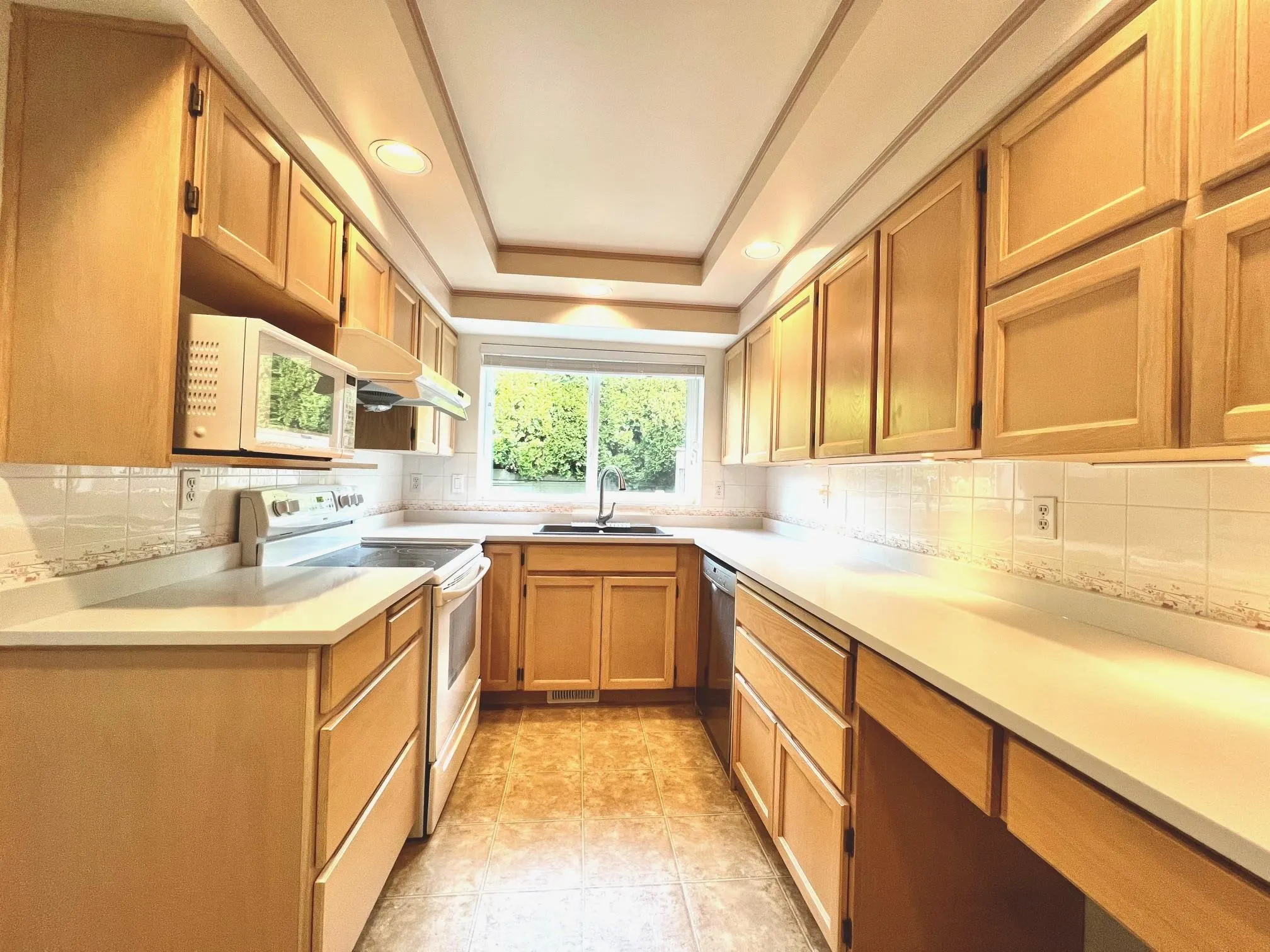 14 5111 Maple Road