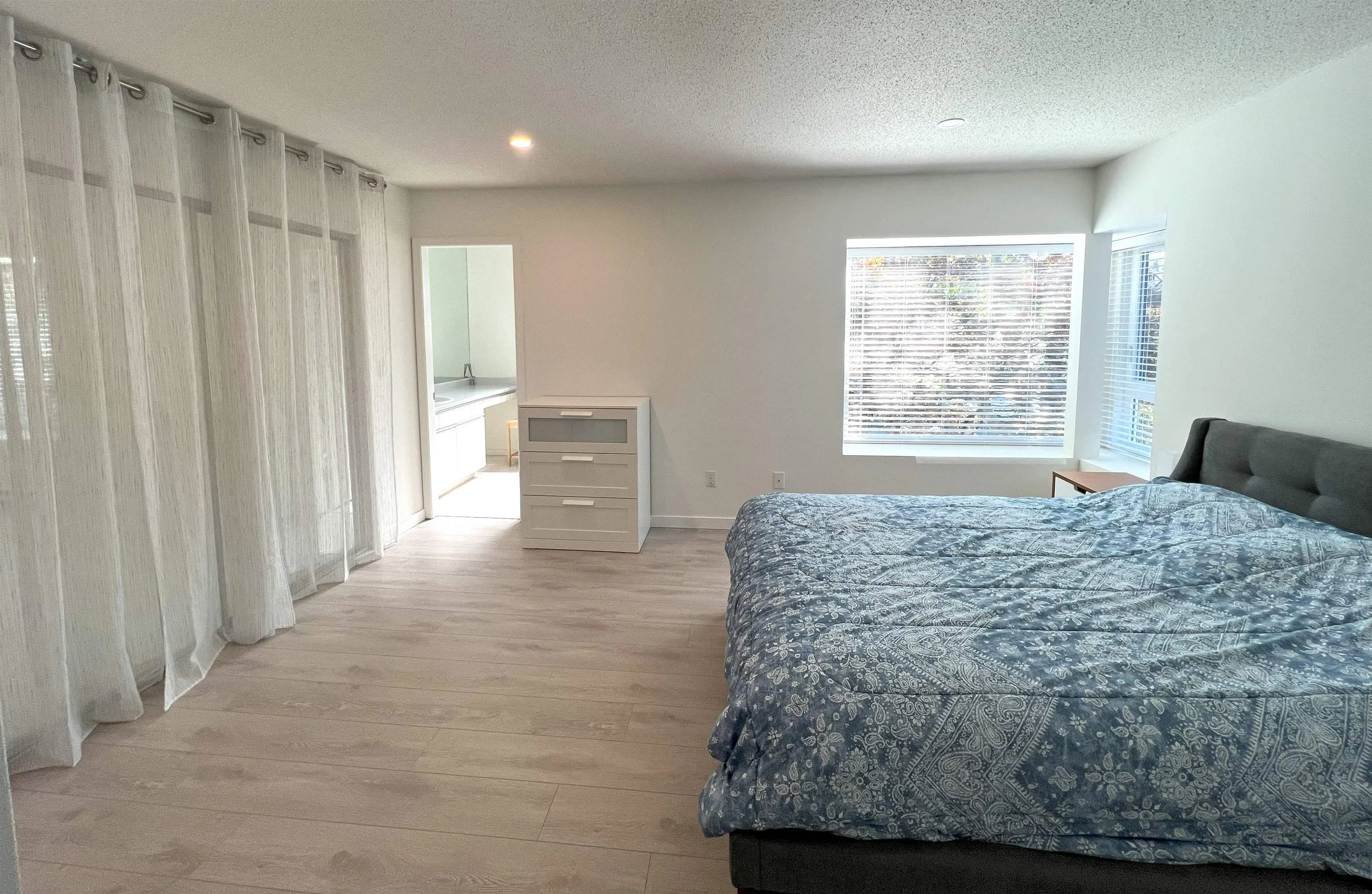 14 5111 Maple Road