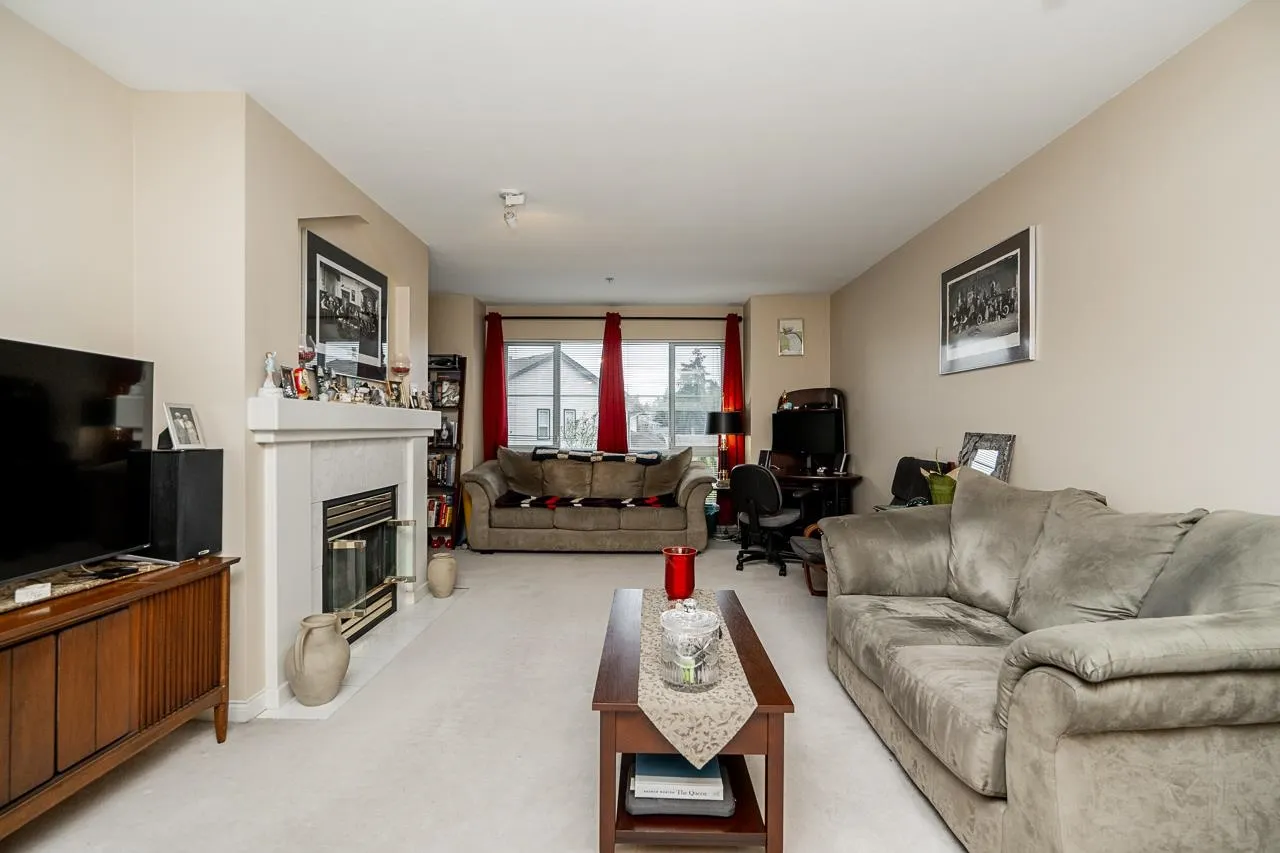 207 19528 Fraser Highway