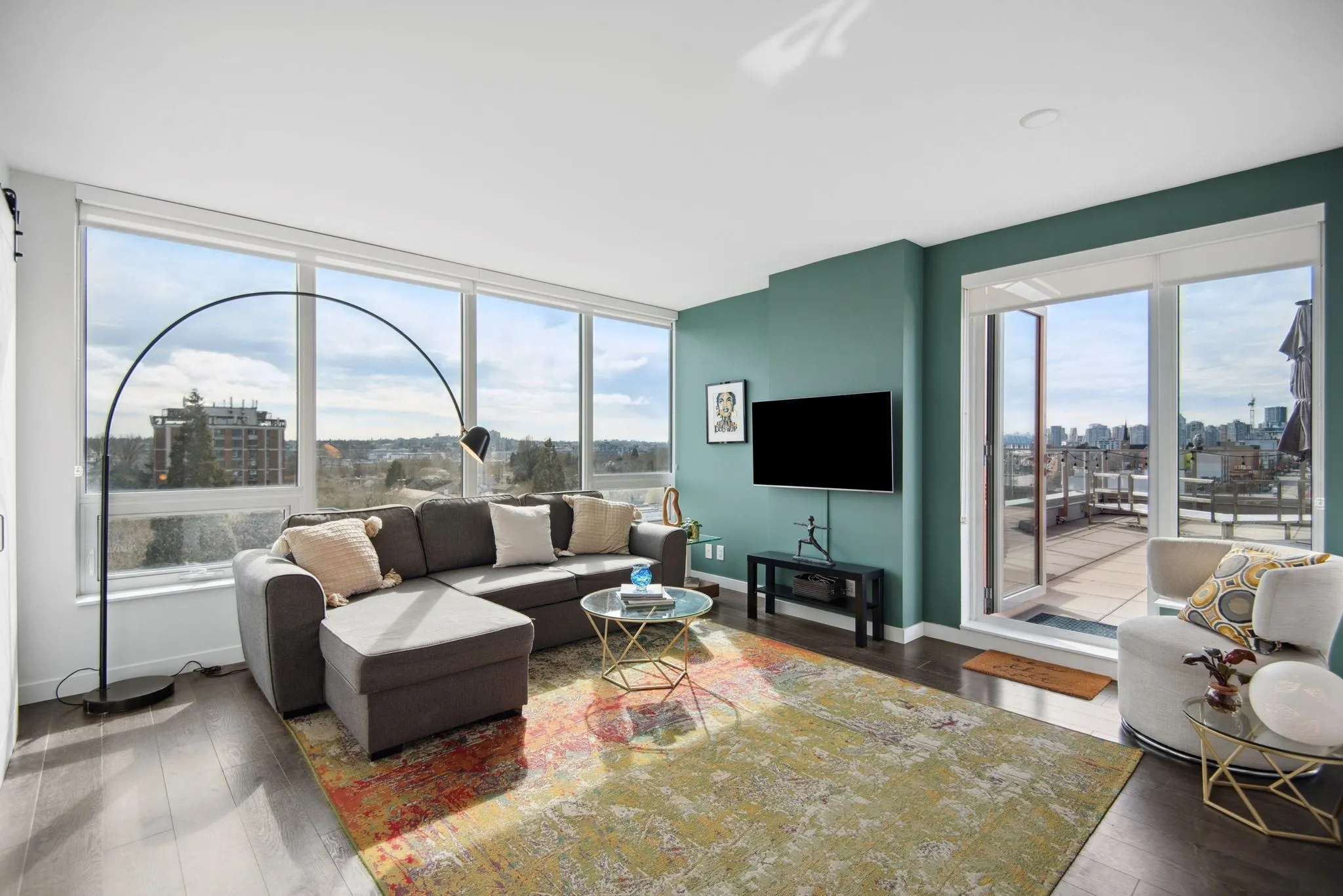 808 933 E Hastings Street