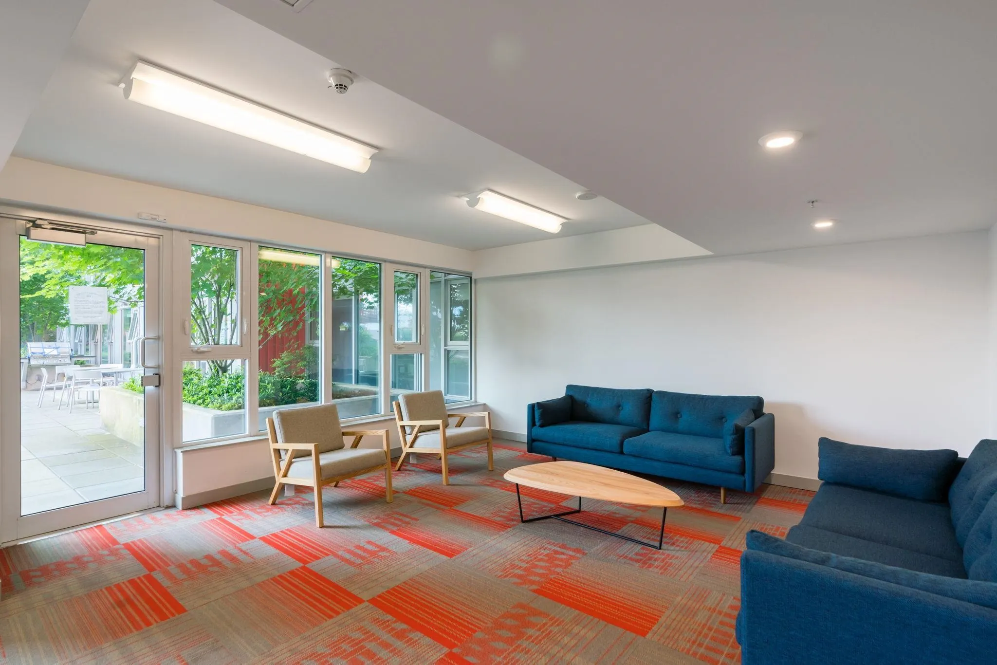 808 933 E Hastings Street