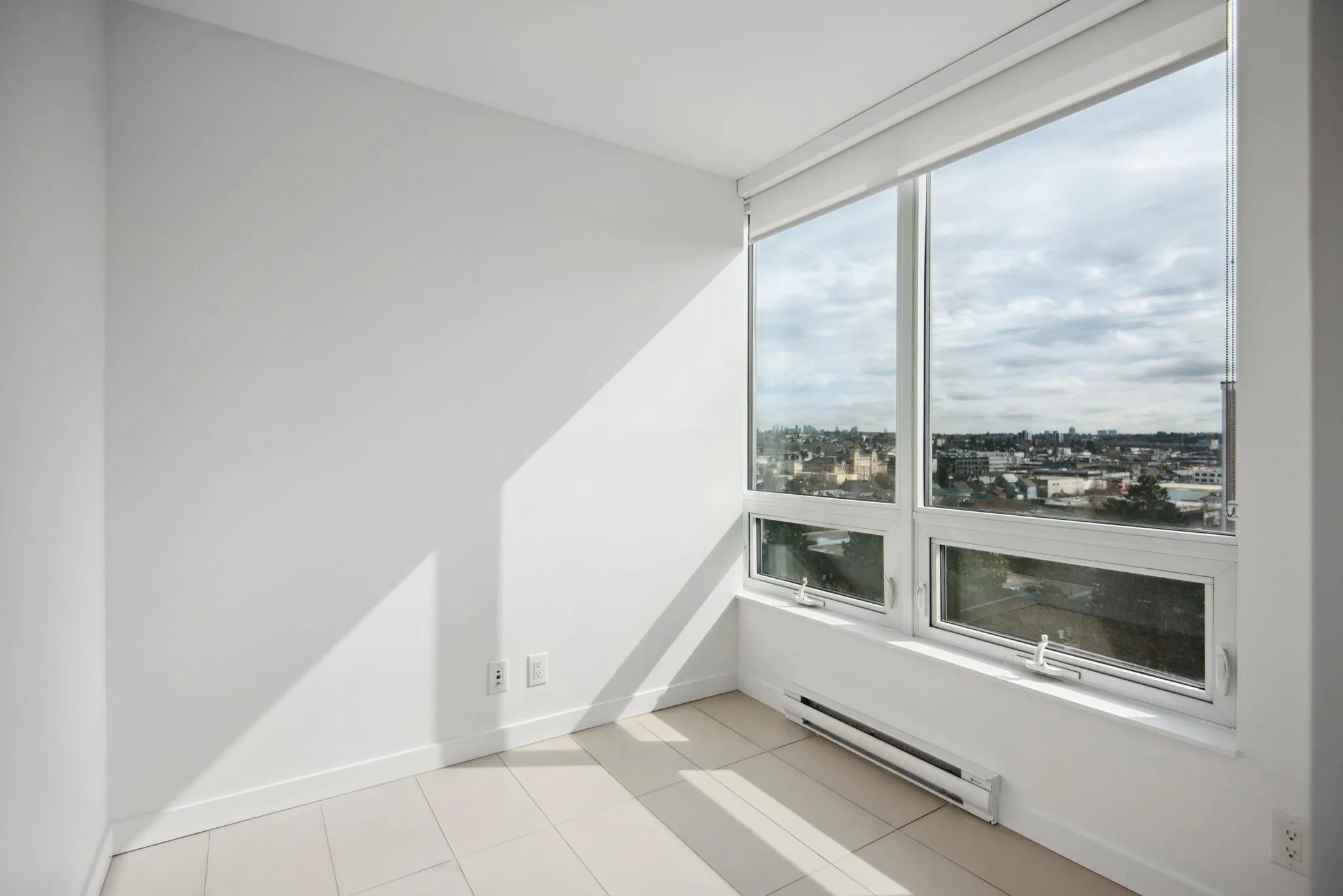 808 933 E Hastings Street