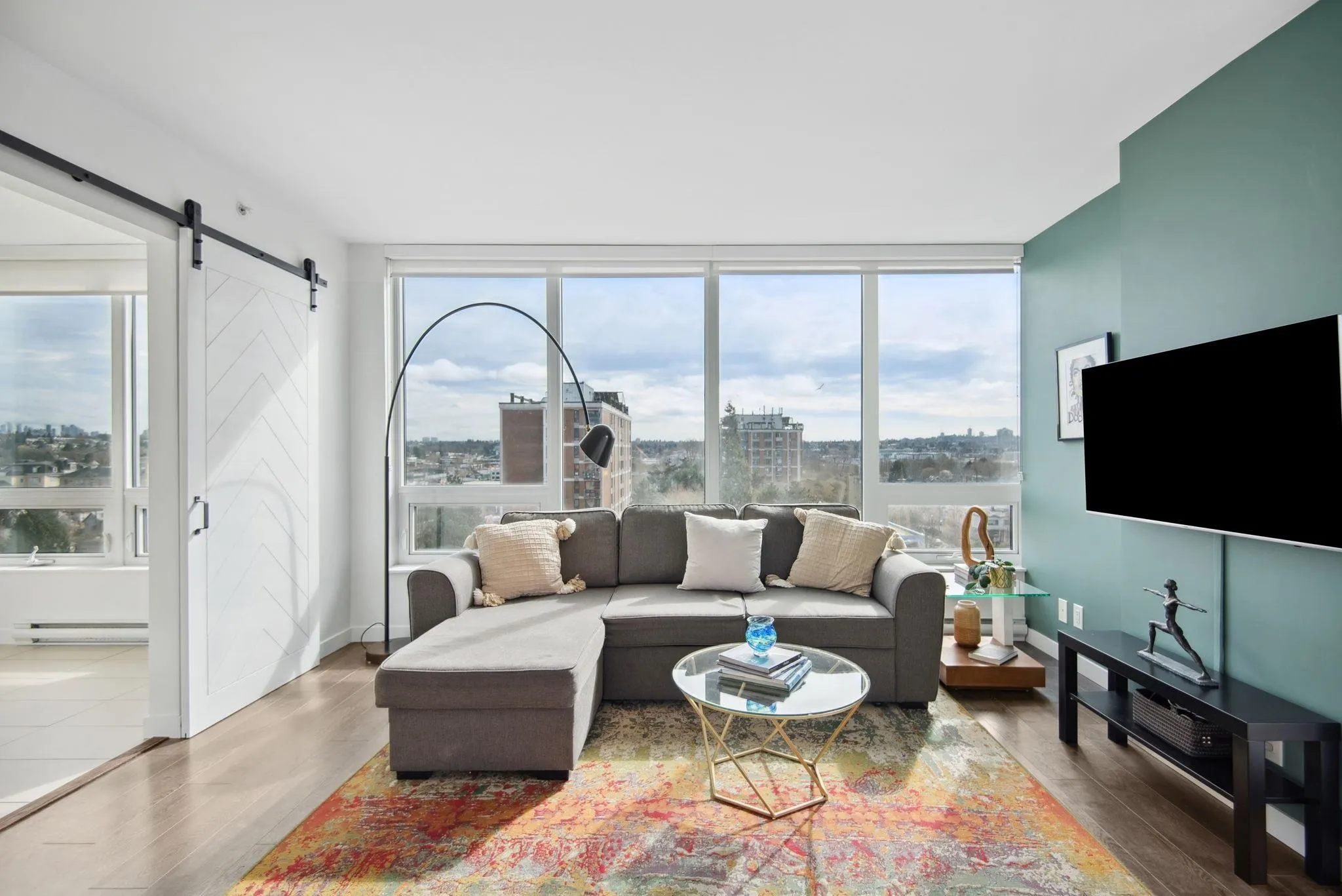 808 933 E Hastings Street