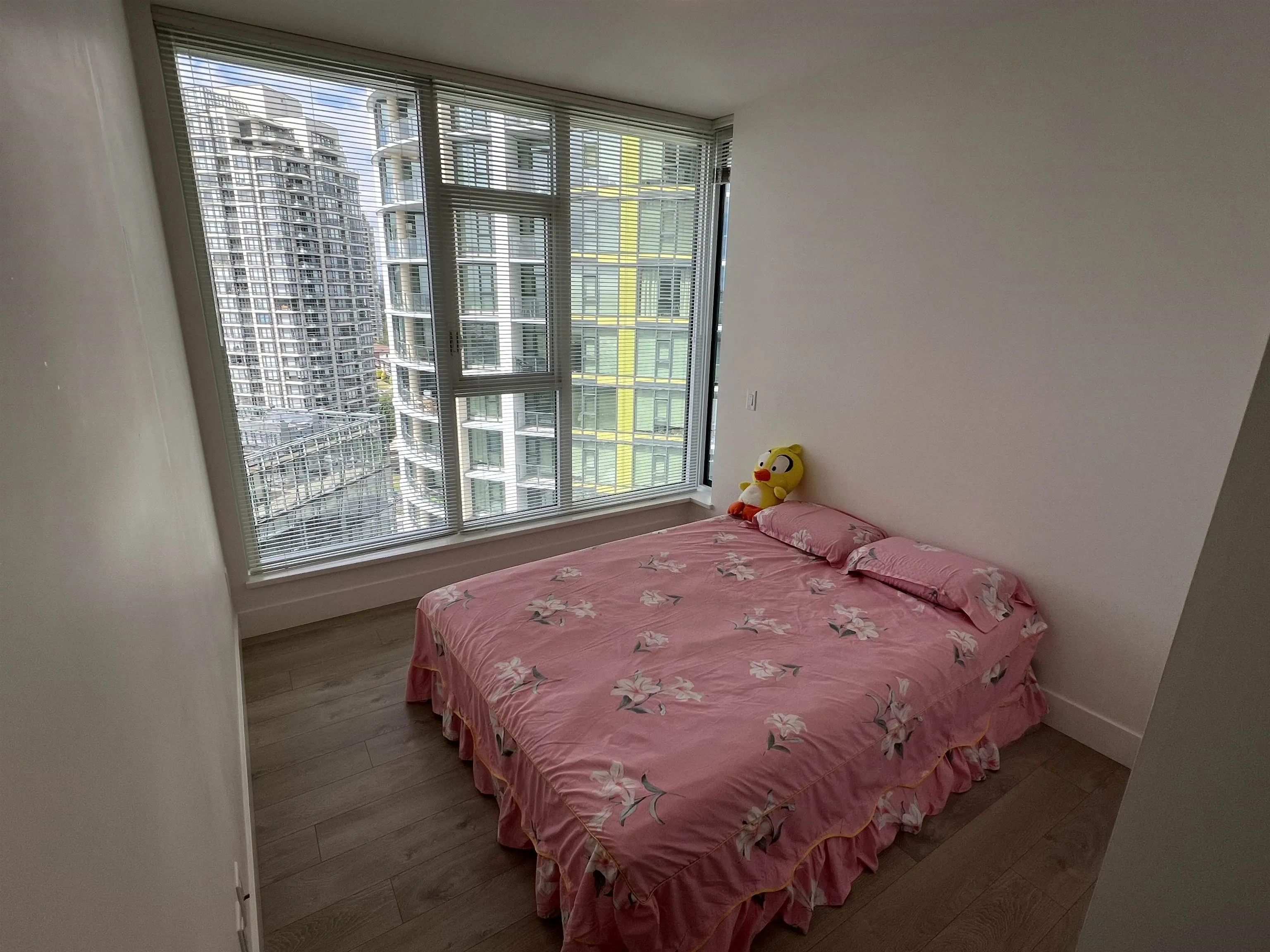 1702 7388 Kingsway Avenue