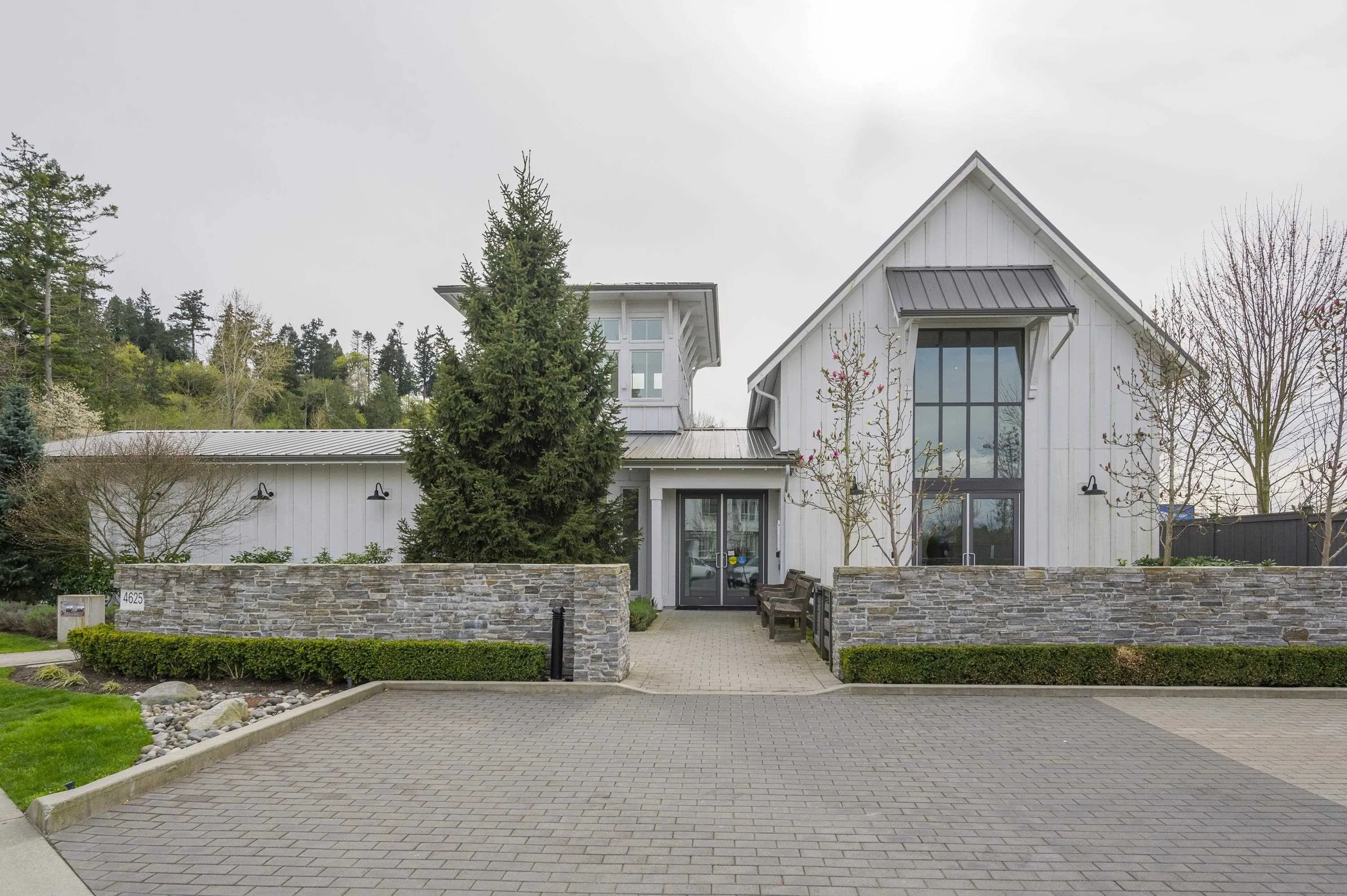 47 4638 Orca Way