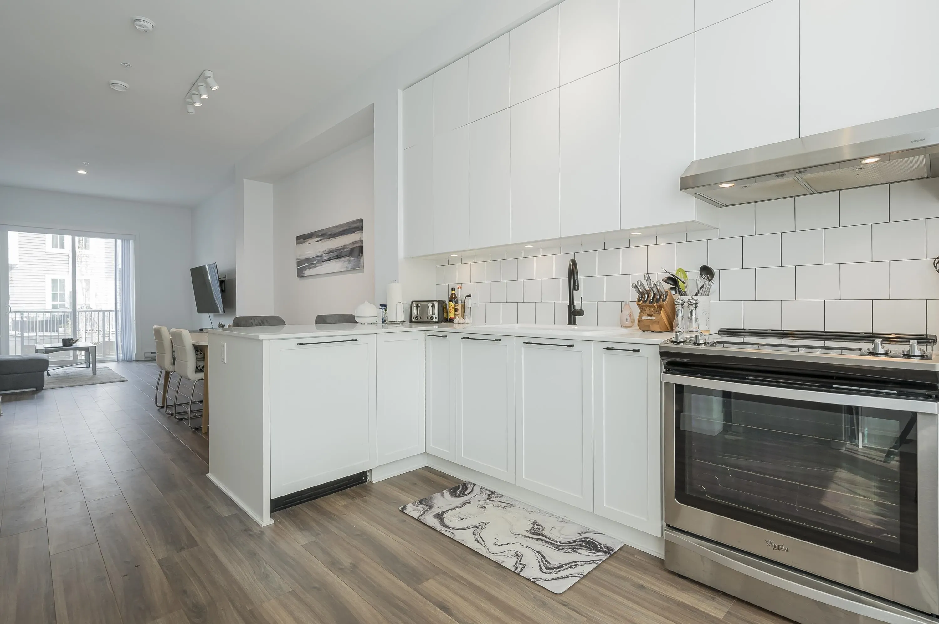 47 4638 Orca Way