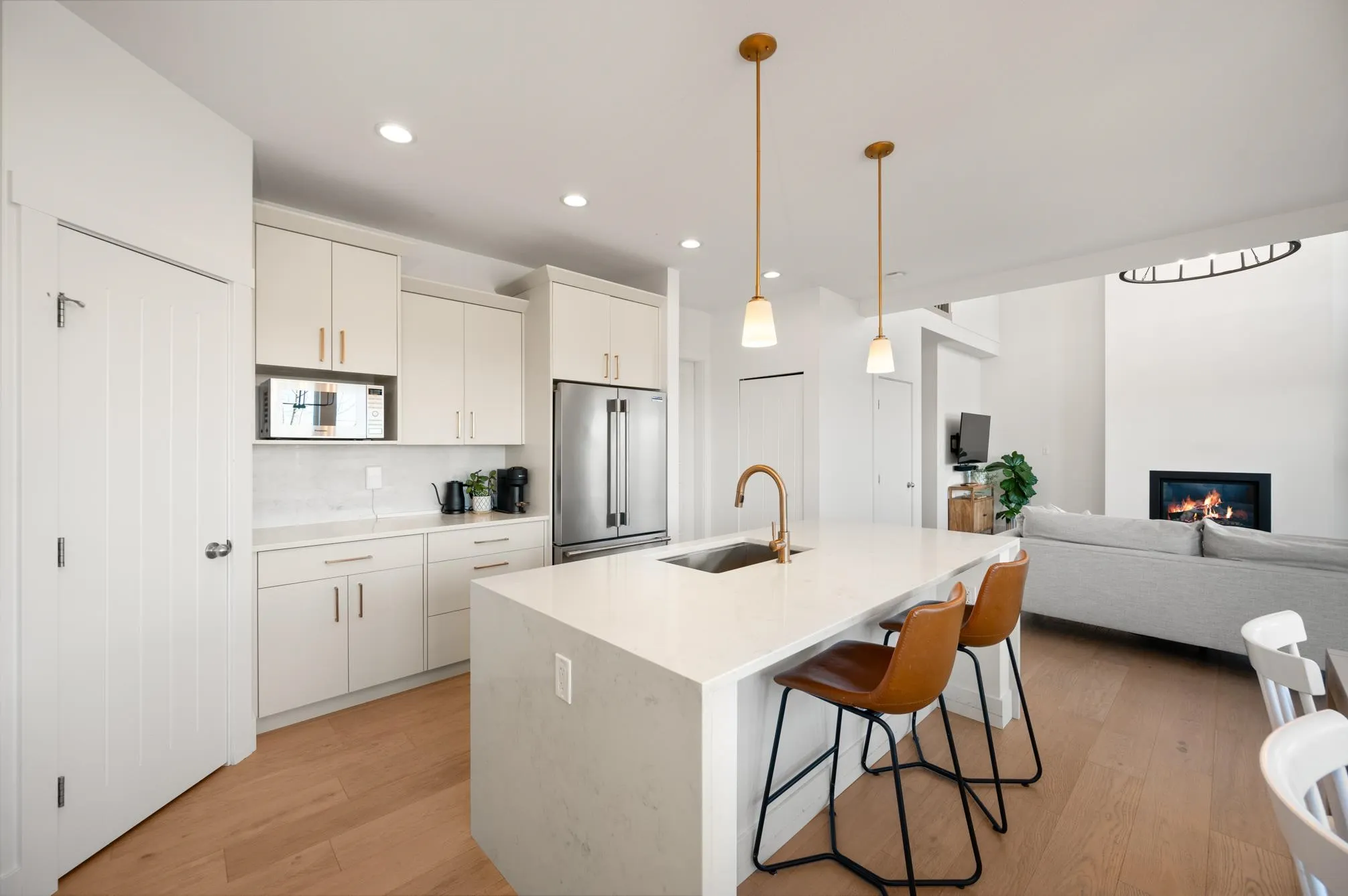 3153 Lukiv Terrace