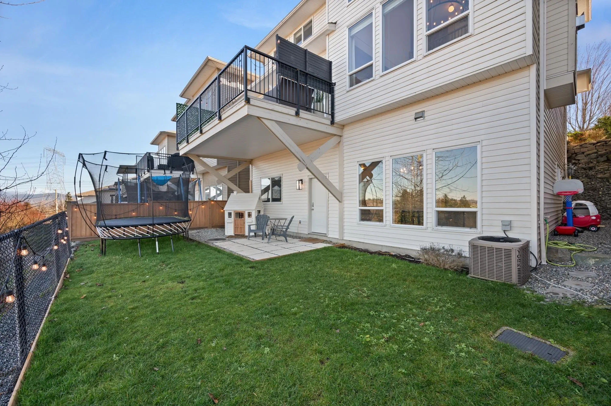 3153 Lukiv Terrace