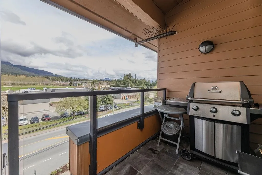404 875 Gibsons Way