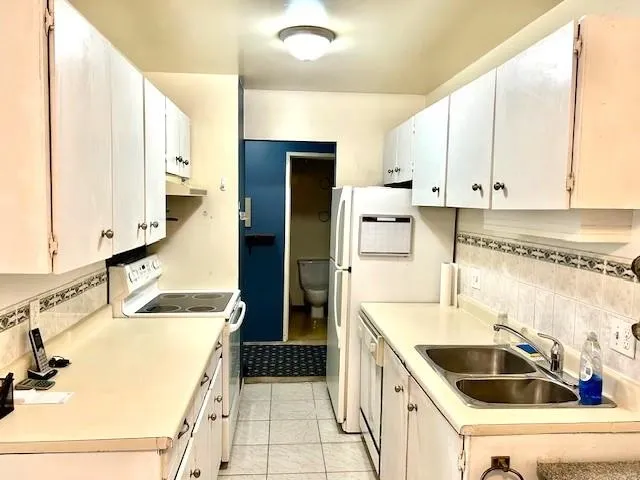 110 14935 100 Avenue
