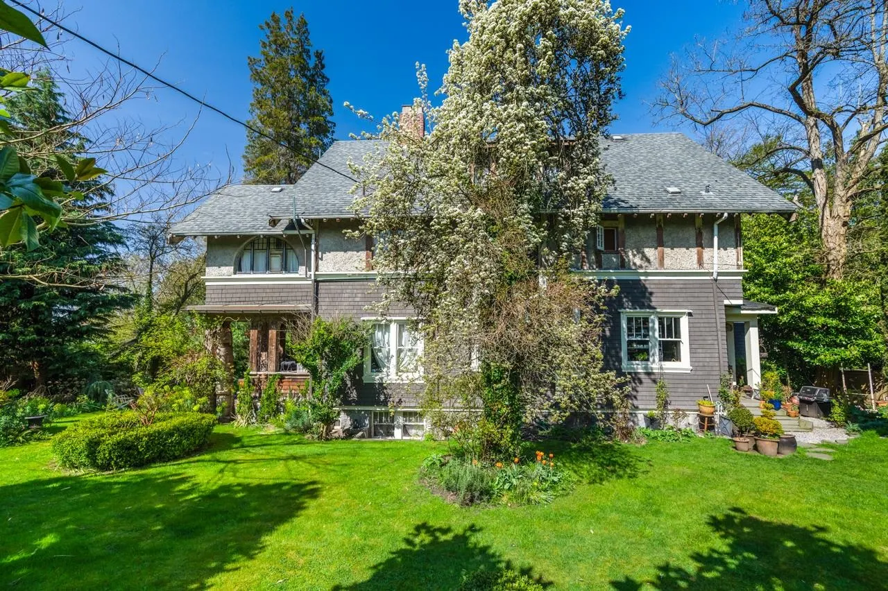 1650 Cedar Crescent