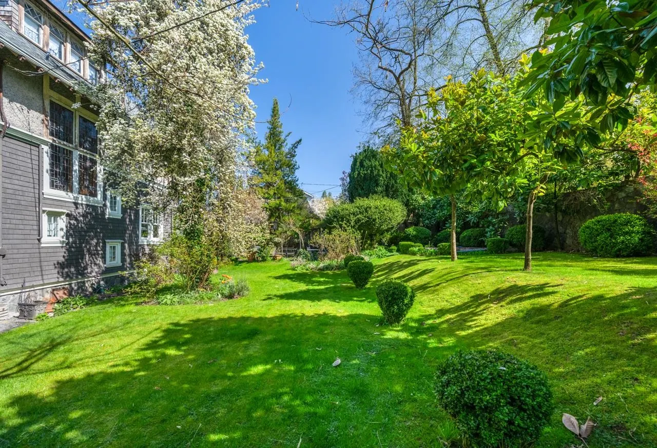 1650 Cedar Crescent