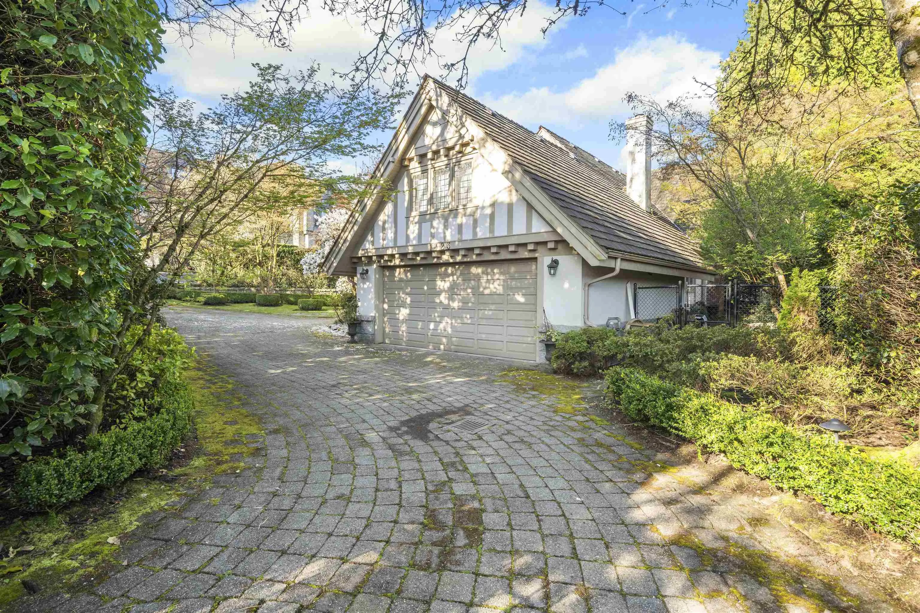 1323 The Crescent