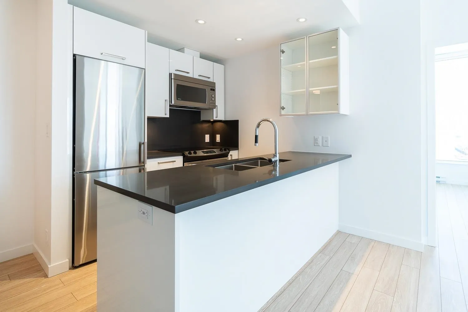 PH9 955 E Hastings Street