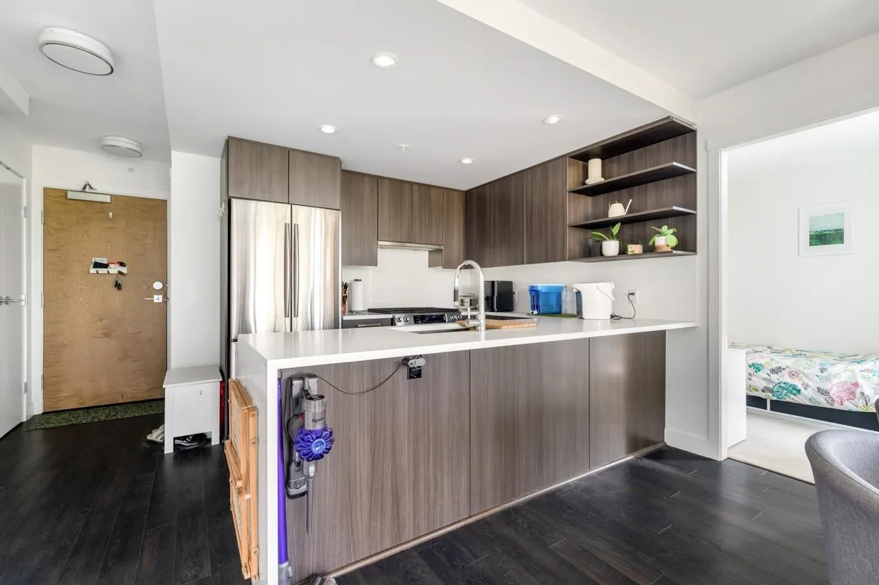 708 8288 Granville Avenue