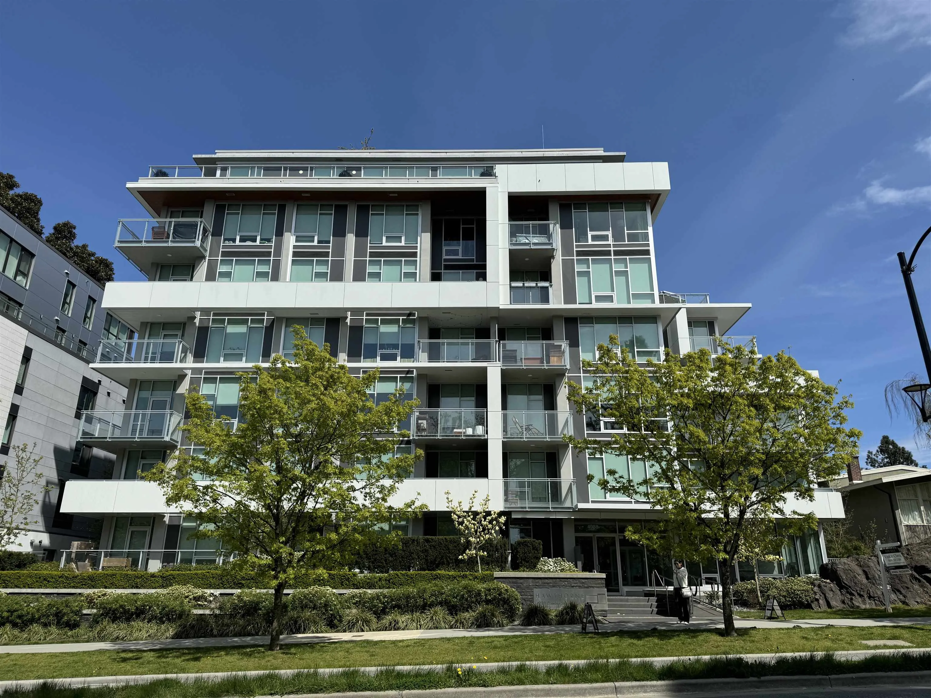 208 4988 Cambie Street