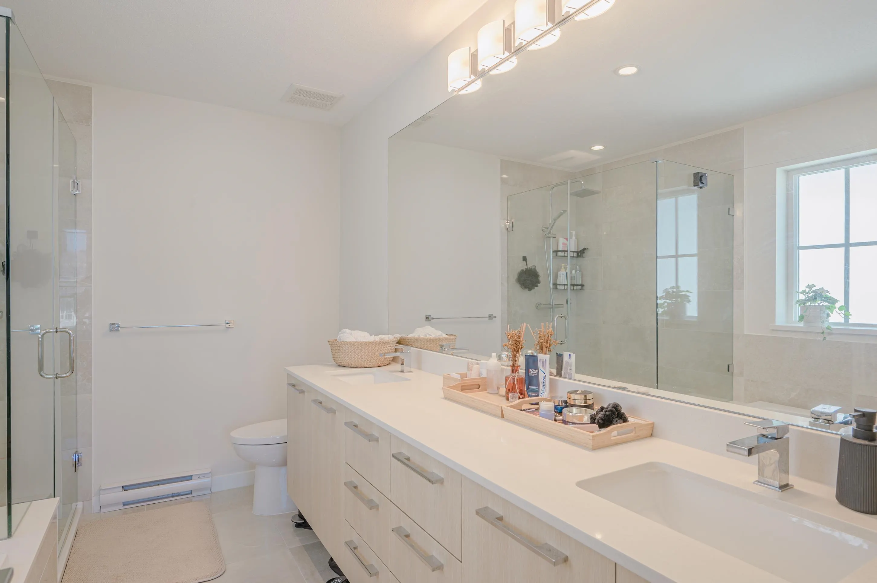 74 5311 Admiral Way
