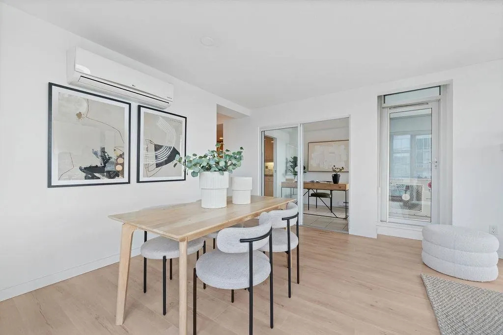 2607 1033 Marinaside Crescent