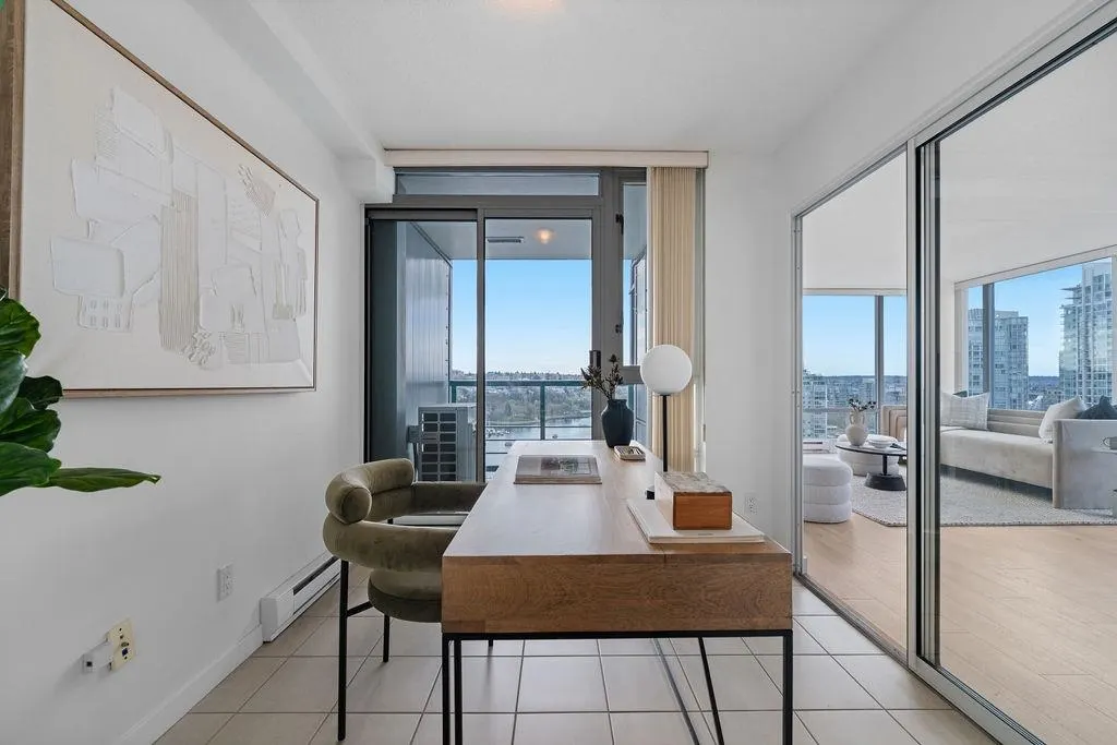 2607 1033 Marinaside Crescent