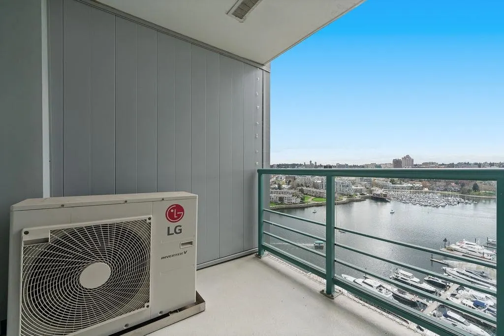 2607 1033 Marinaside Crescent