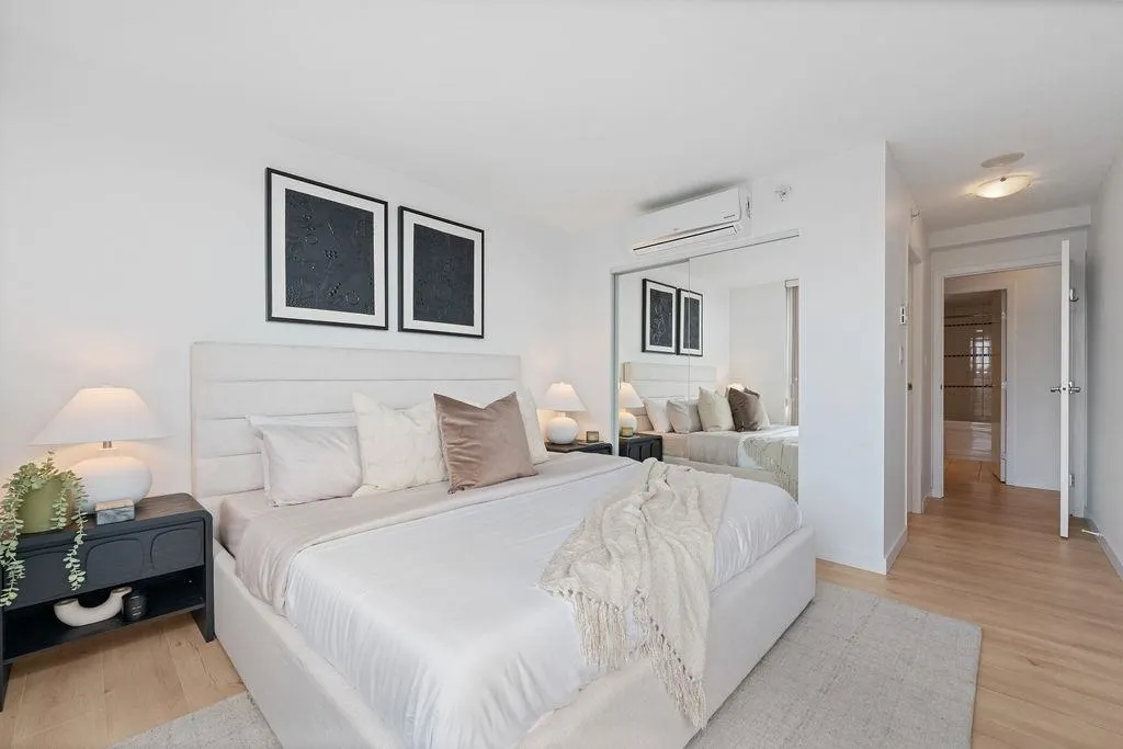 2607 1033 Marinaside Crescent