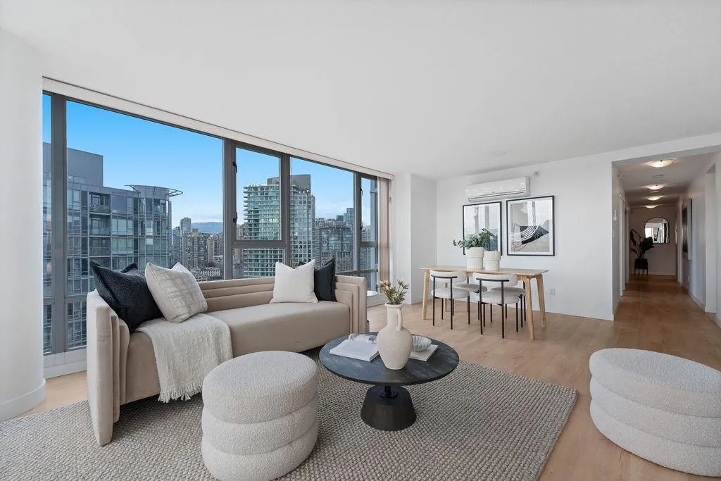 2607 1033 Marinaside Crescent