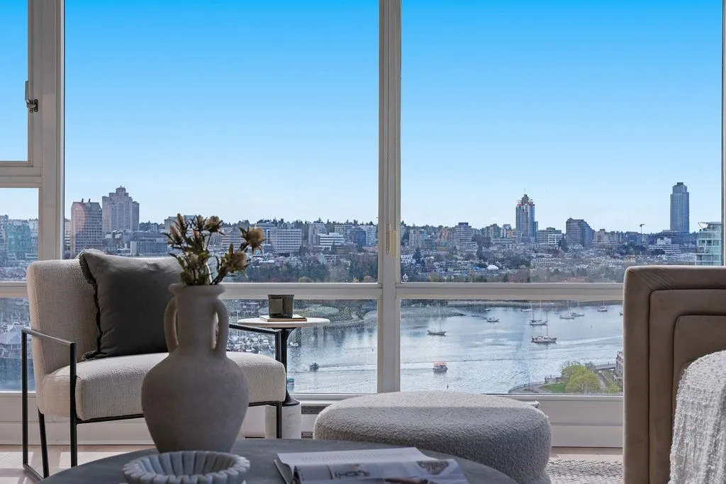 2607 1033 Marinaside Crescent