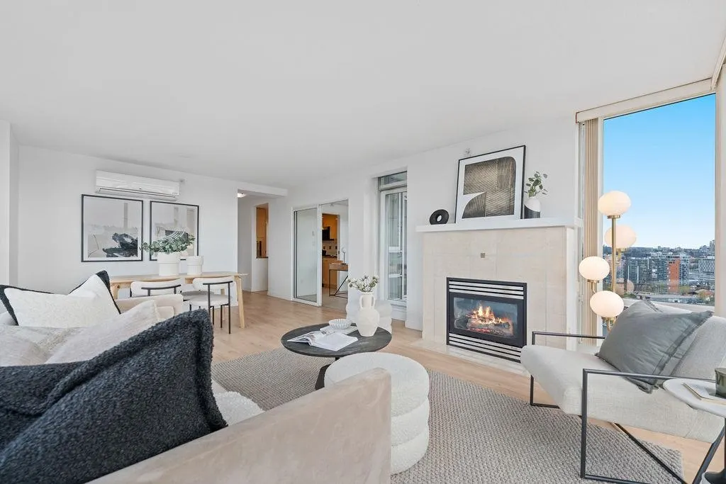 2607 1033 Marinaside Crescent