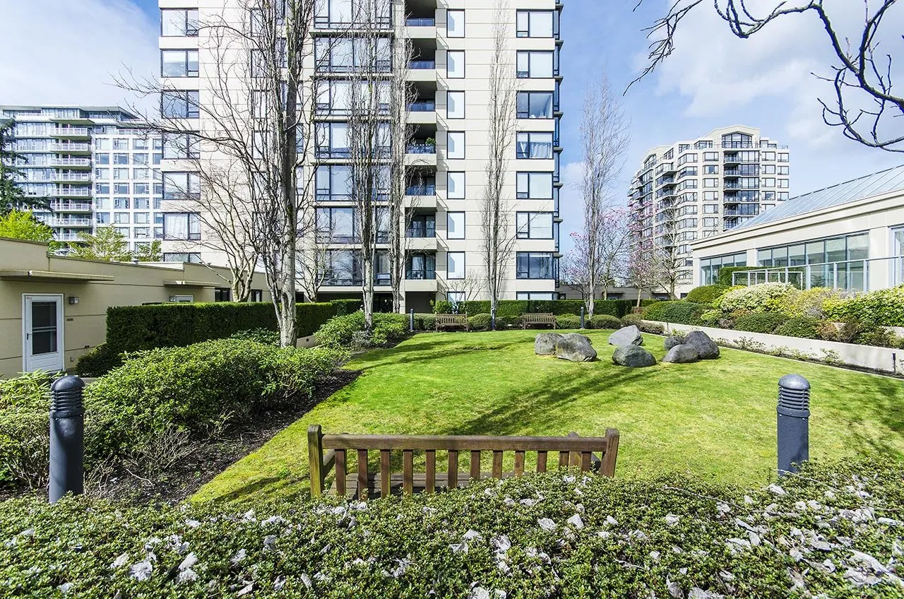 1802 9133 Hemlock Drive