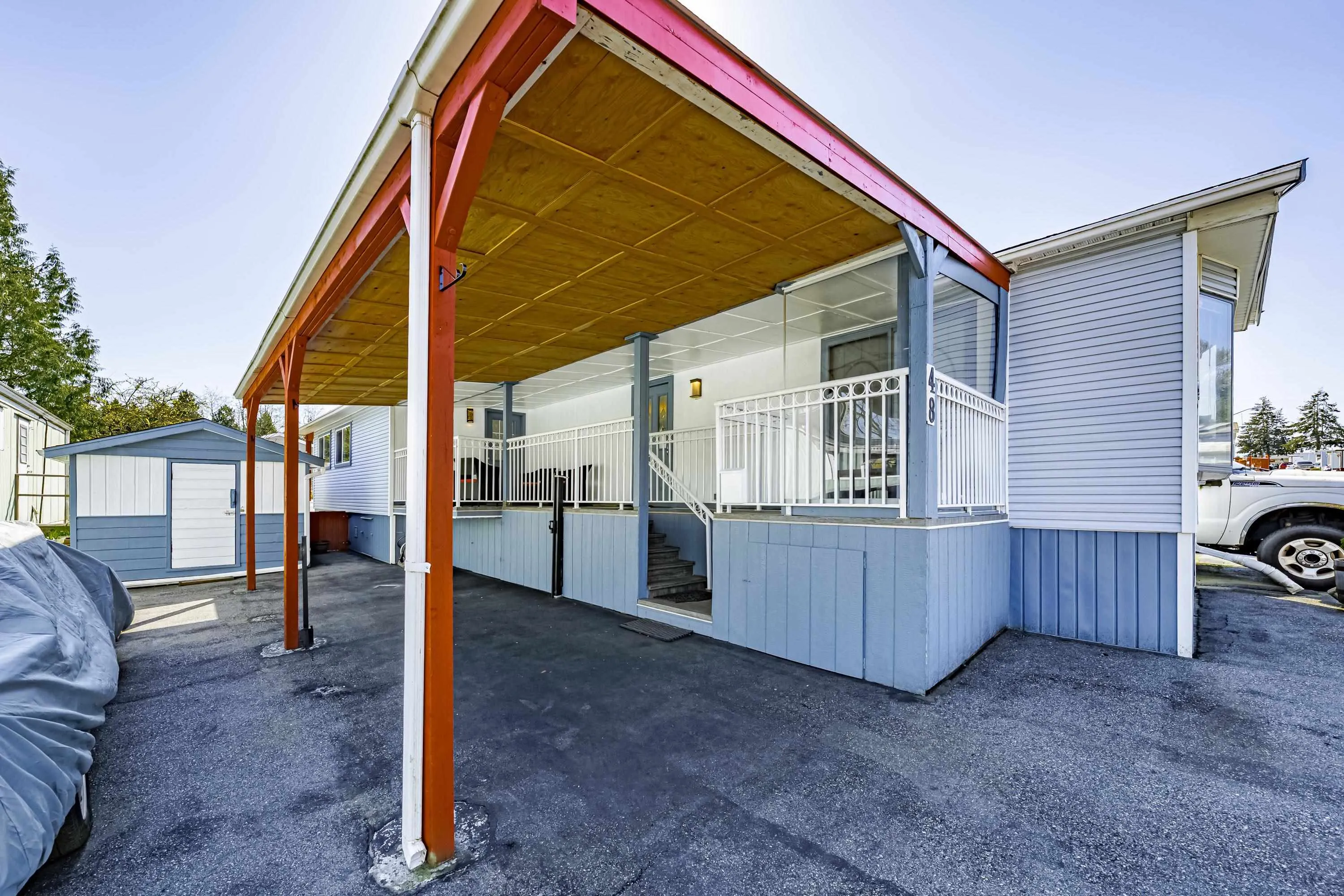 48 8266 King George Boulevard