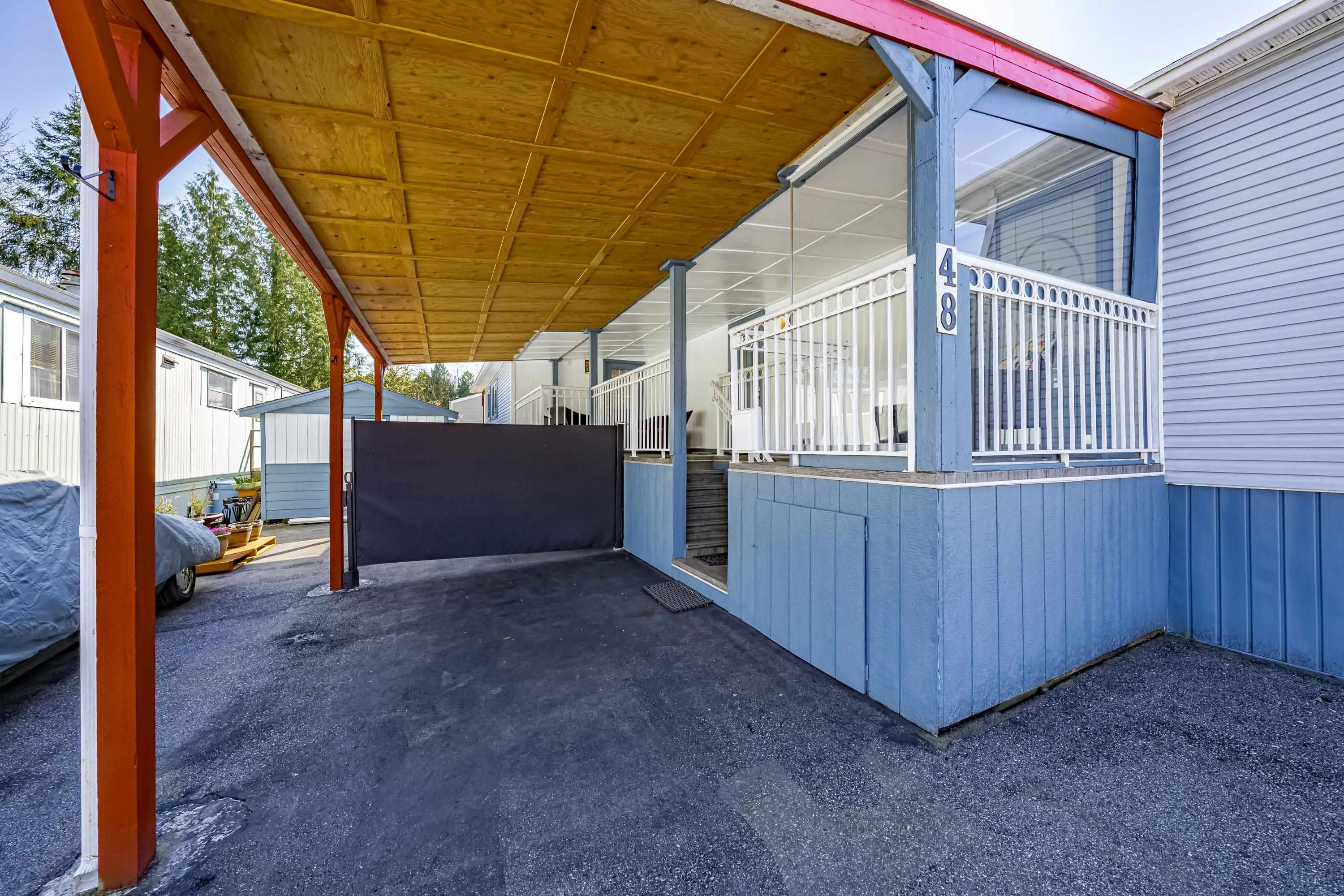48 8266 King George Boulevard