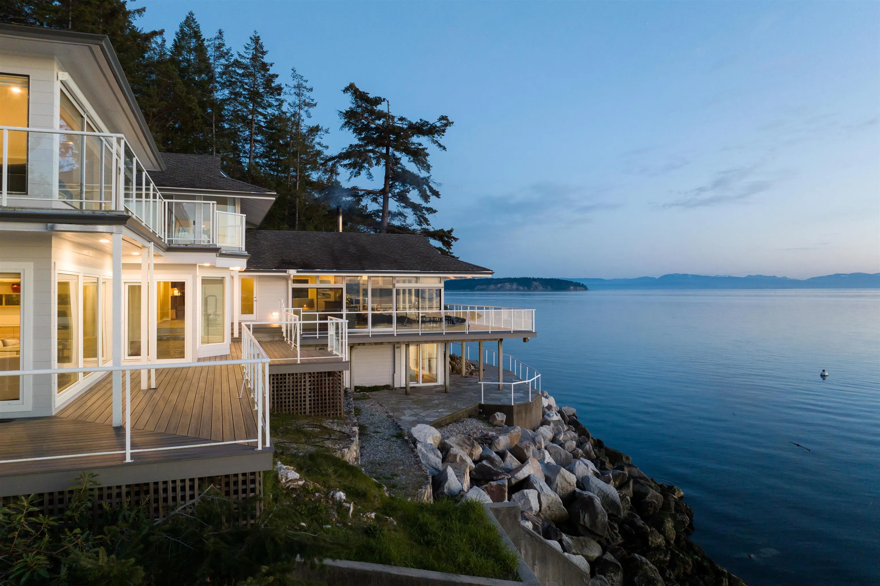 11113 Sunshine Coast Highway