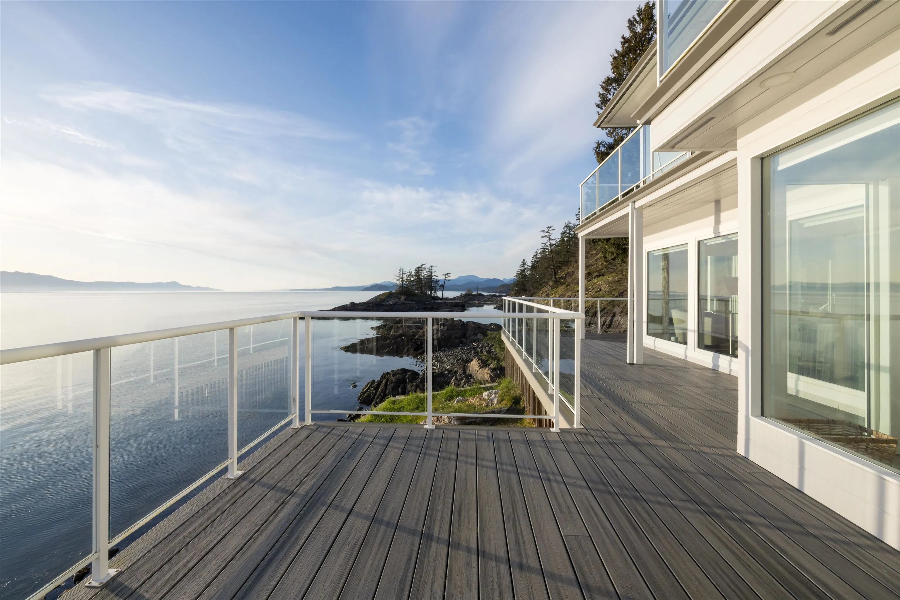 11113 Sunshine Coast Highway