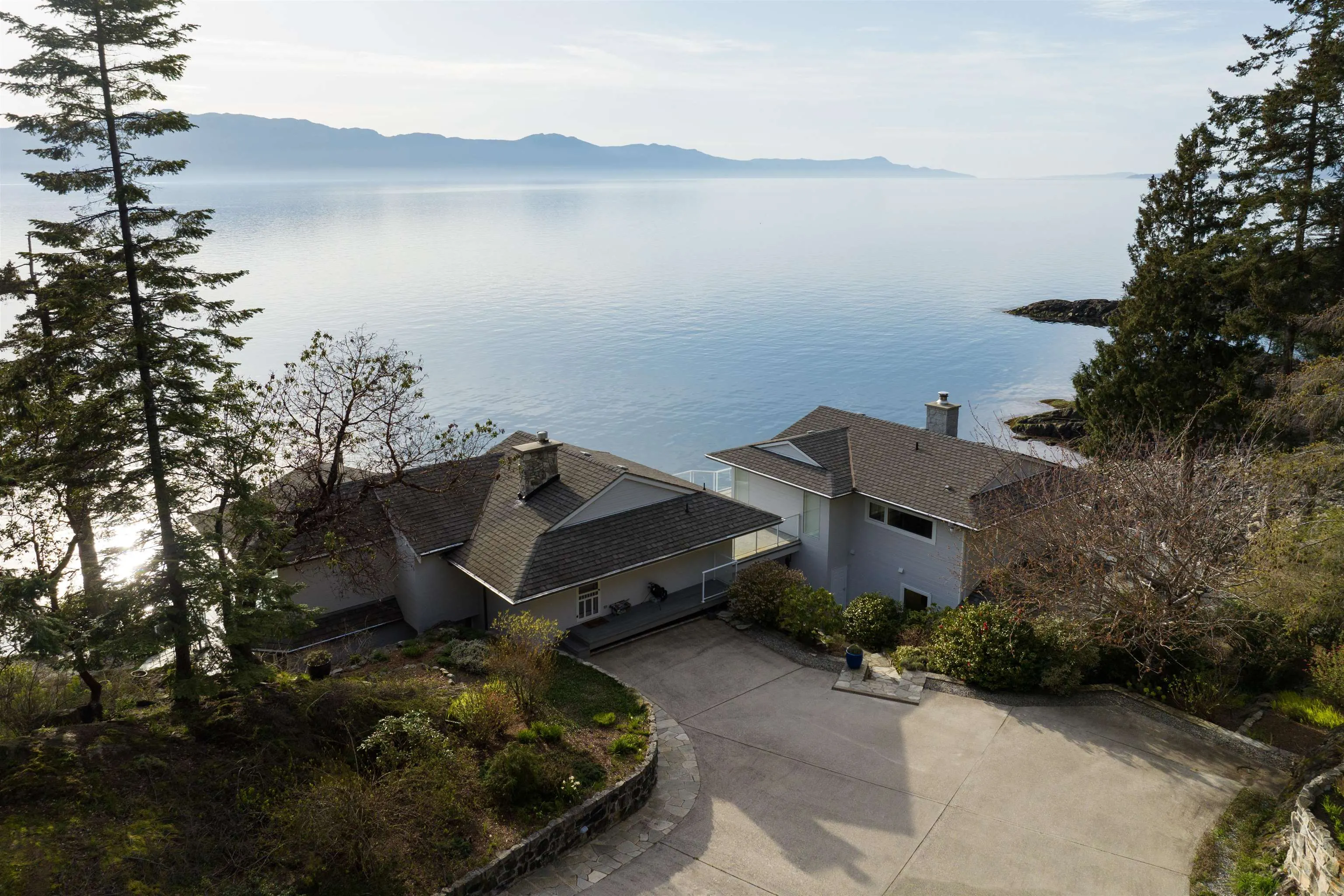 11113 Sunshine Coast Highway