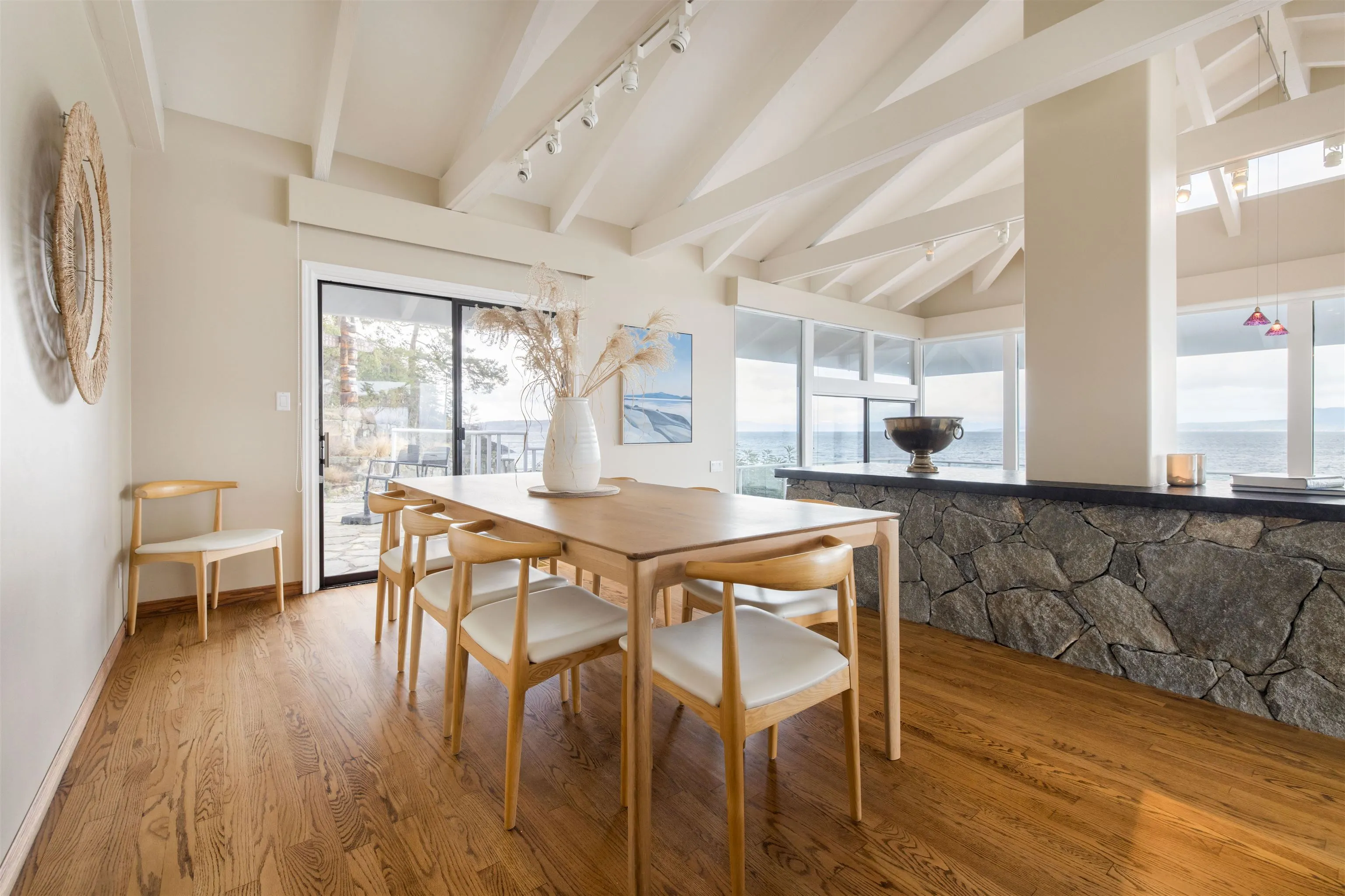 11113 Sunshine Coast Highway