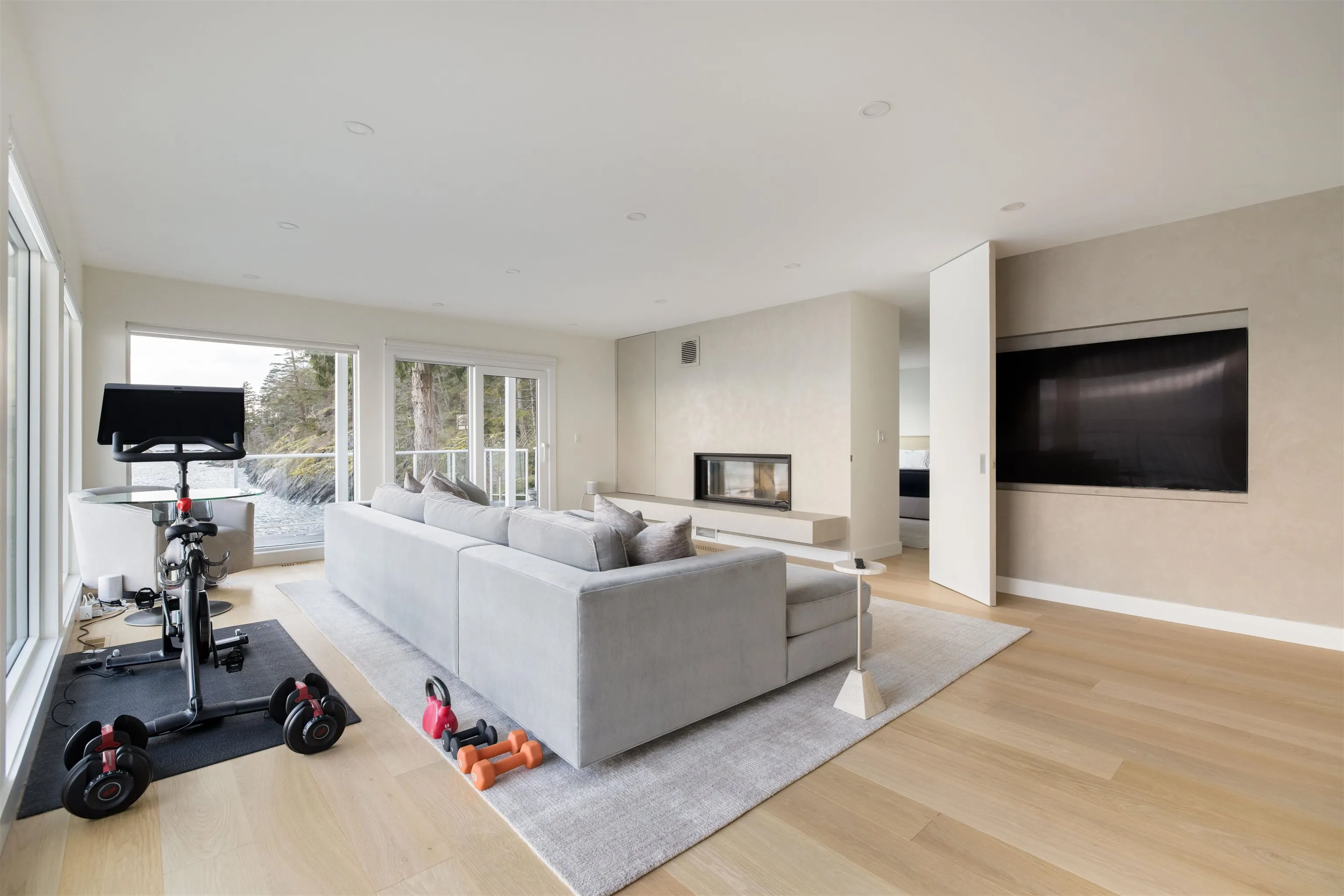 11113 Sunshine Coast Highway
