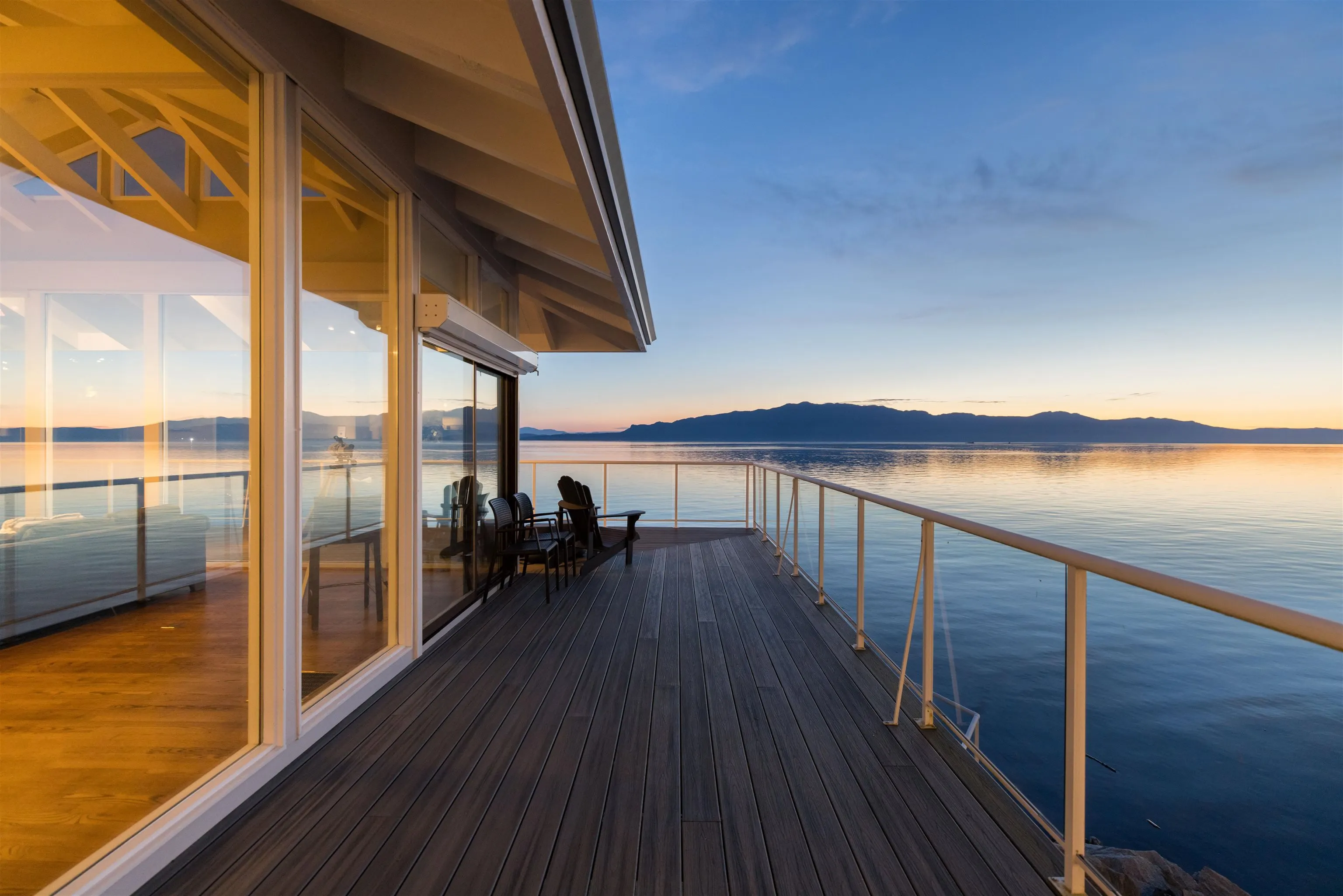 11113 Sunshine Coast Highway