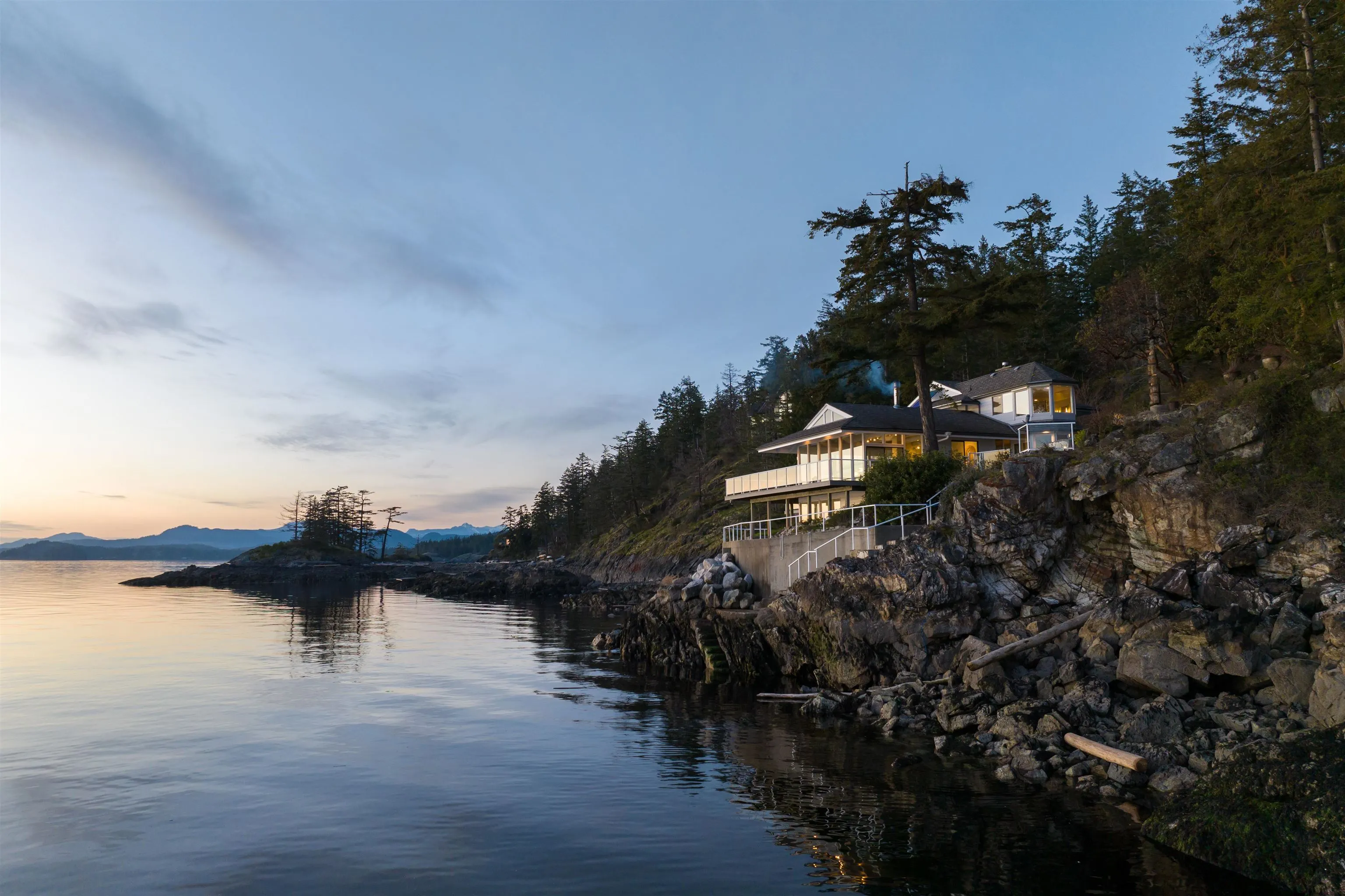 11113 Sunshine Coast Highway