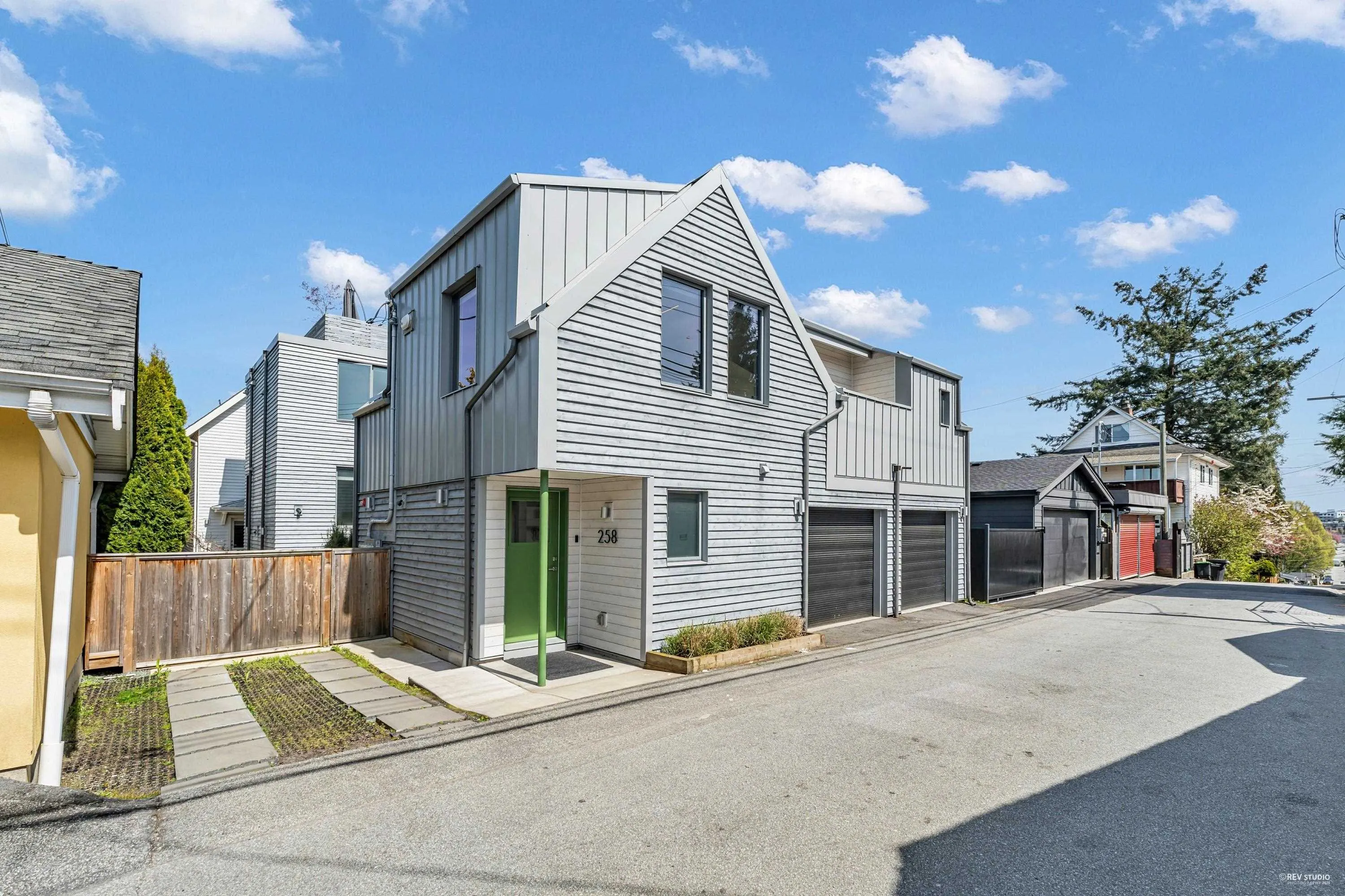 258 E 17th Avenue