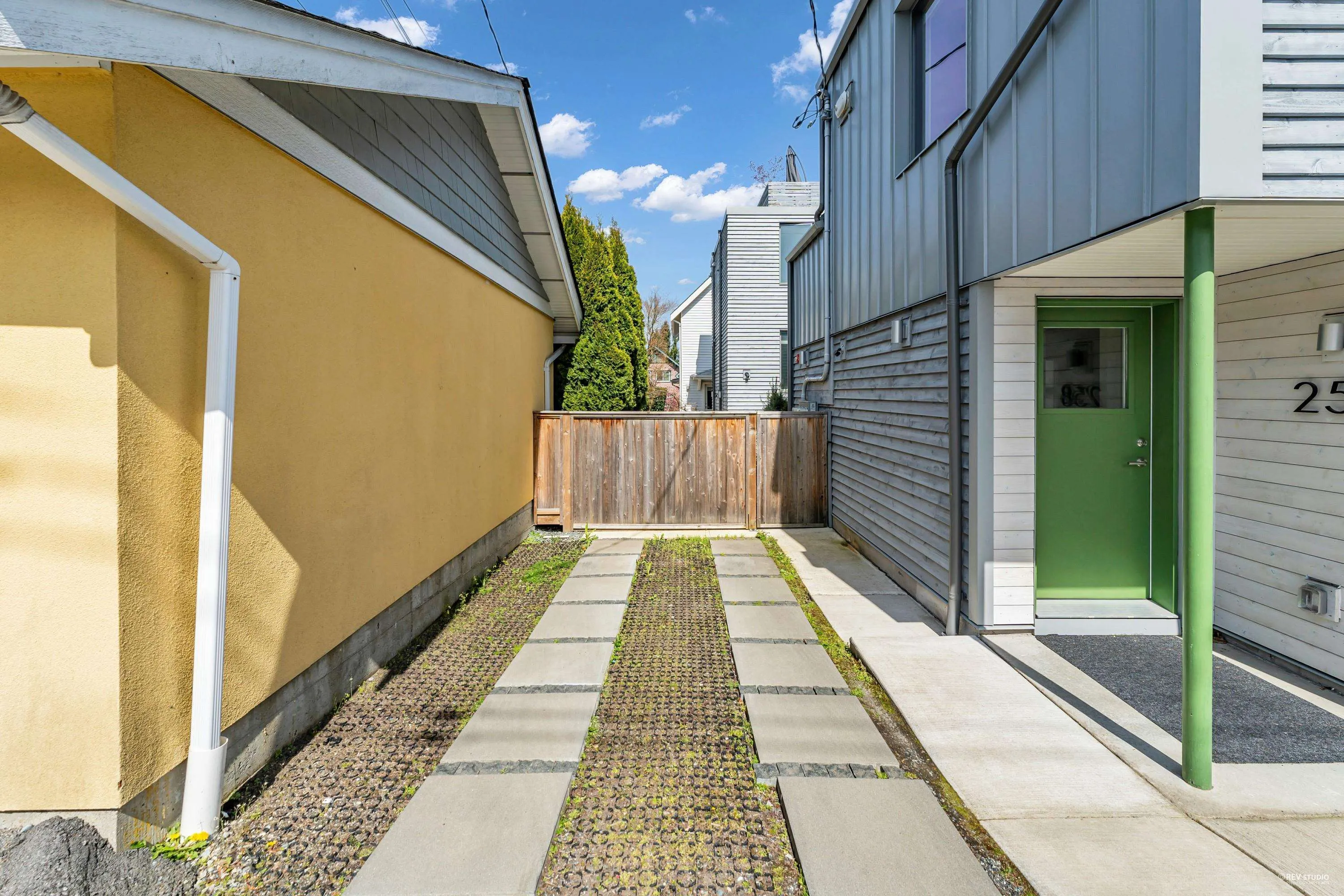 258 E 17th Avenue