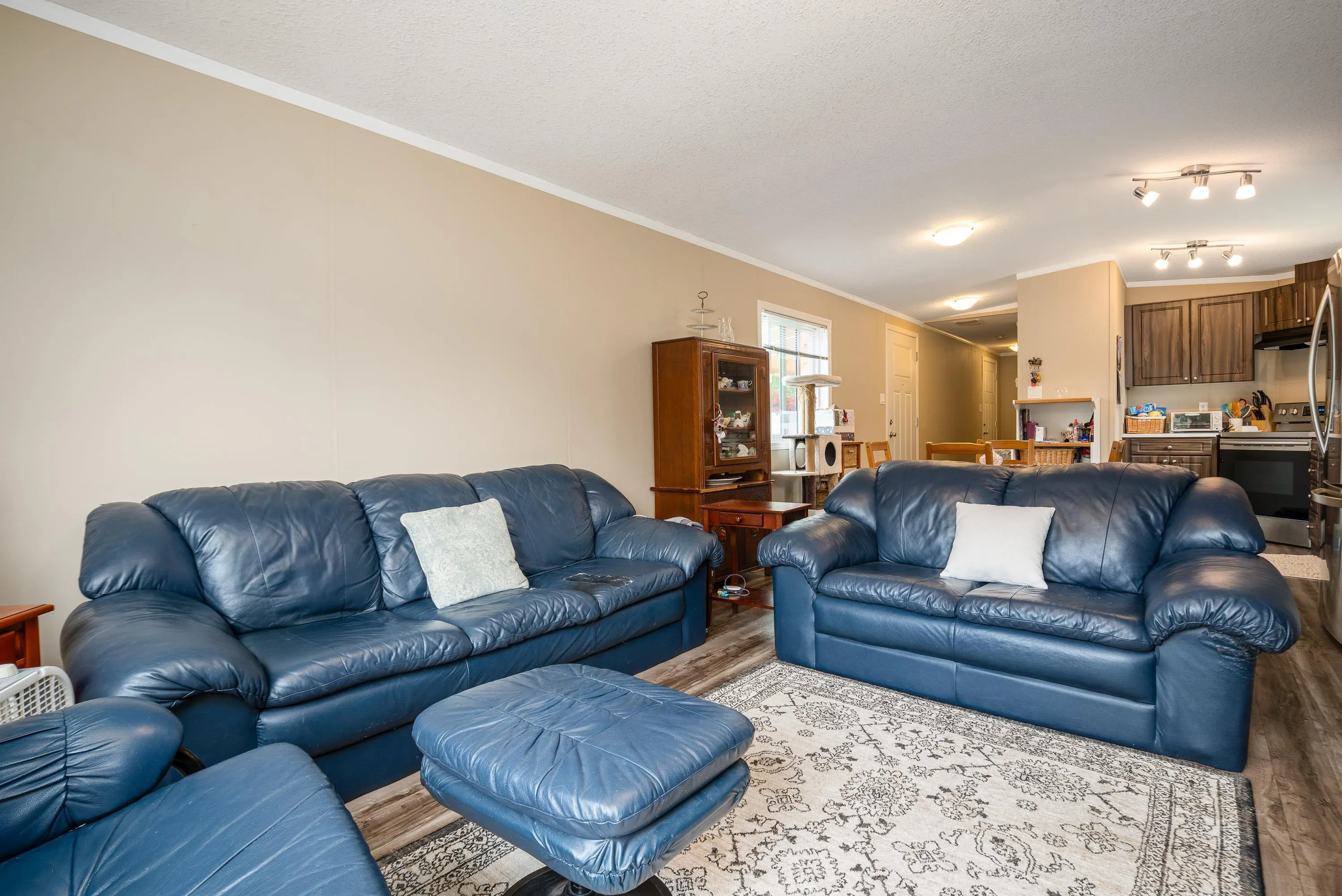5 40022 Government Road