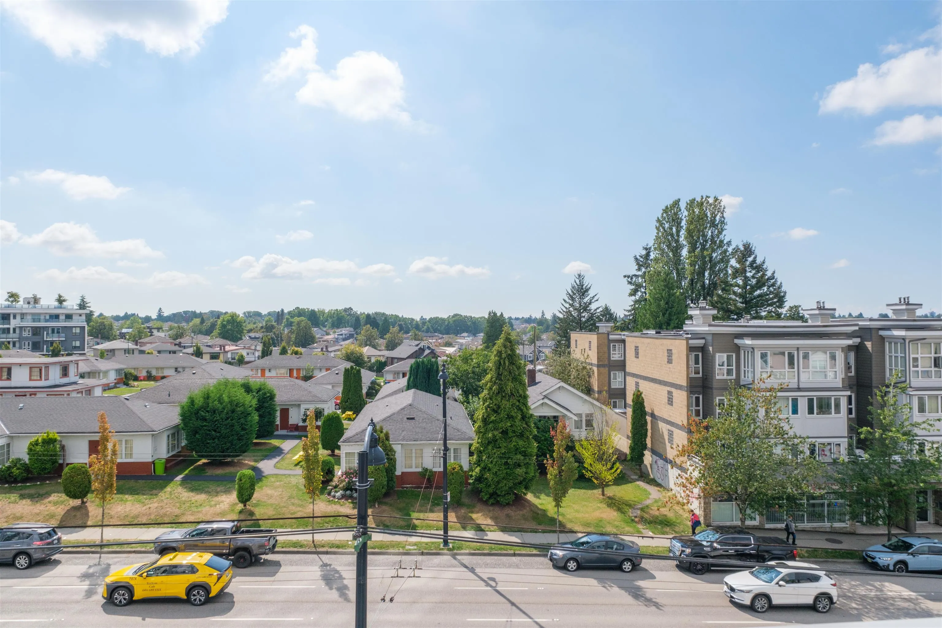 408 2435 Kingsway
