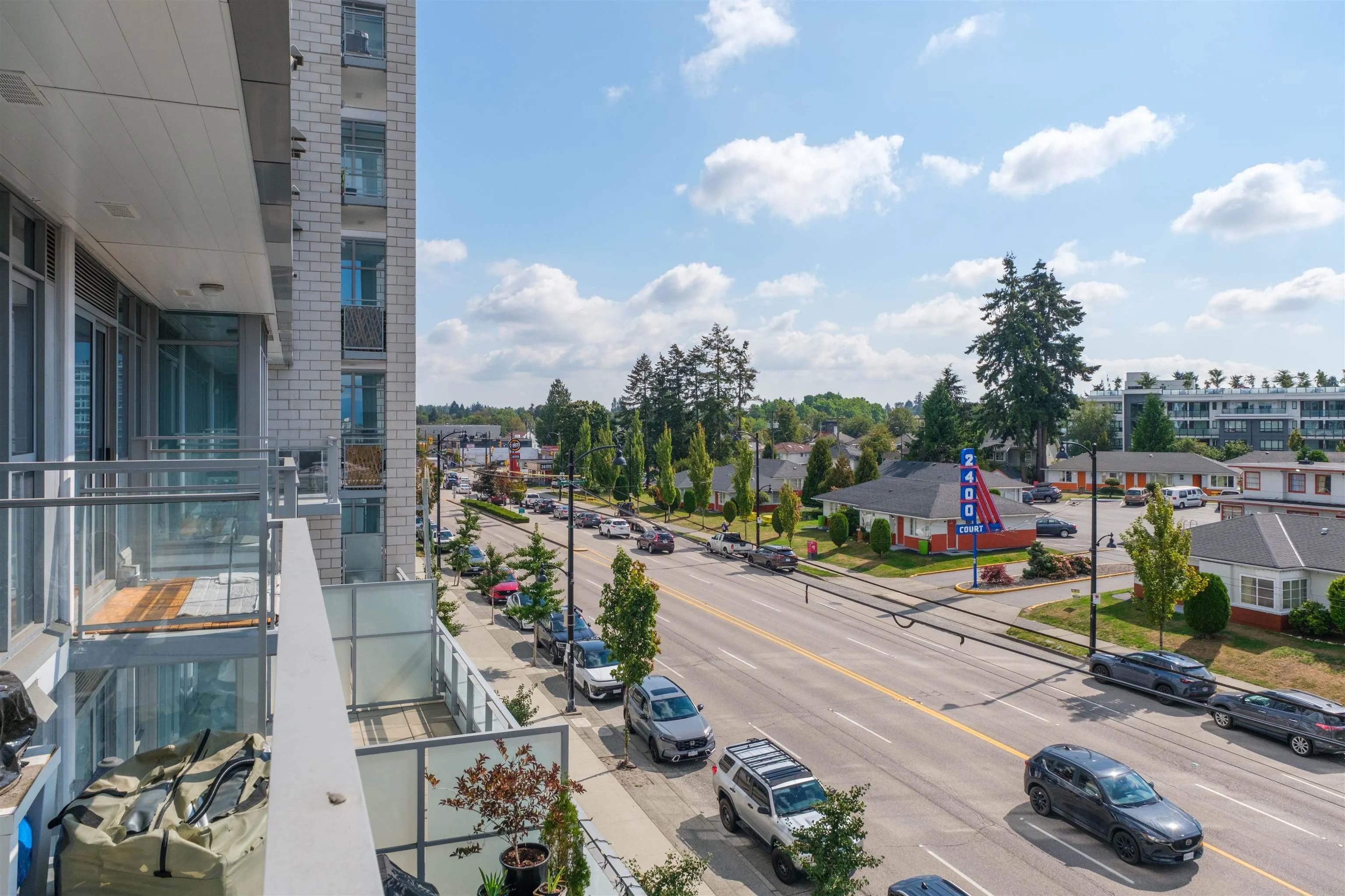 408 2435 Kingsway