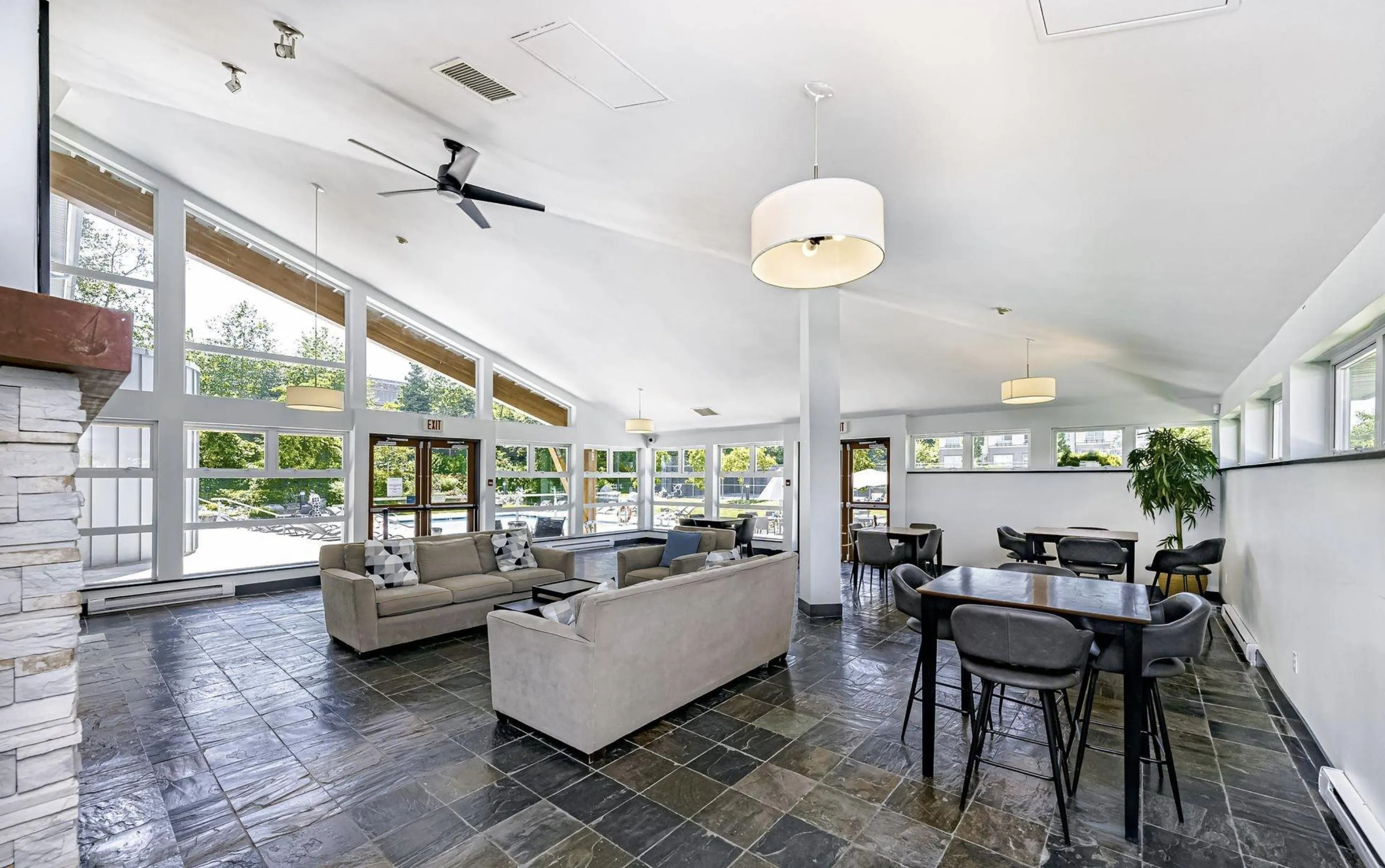 405 200 Klahanie Drive